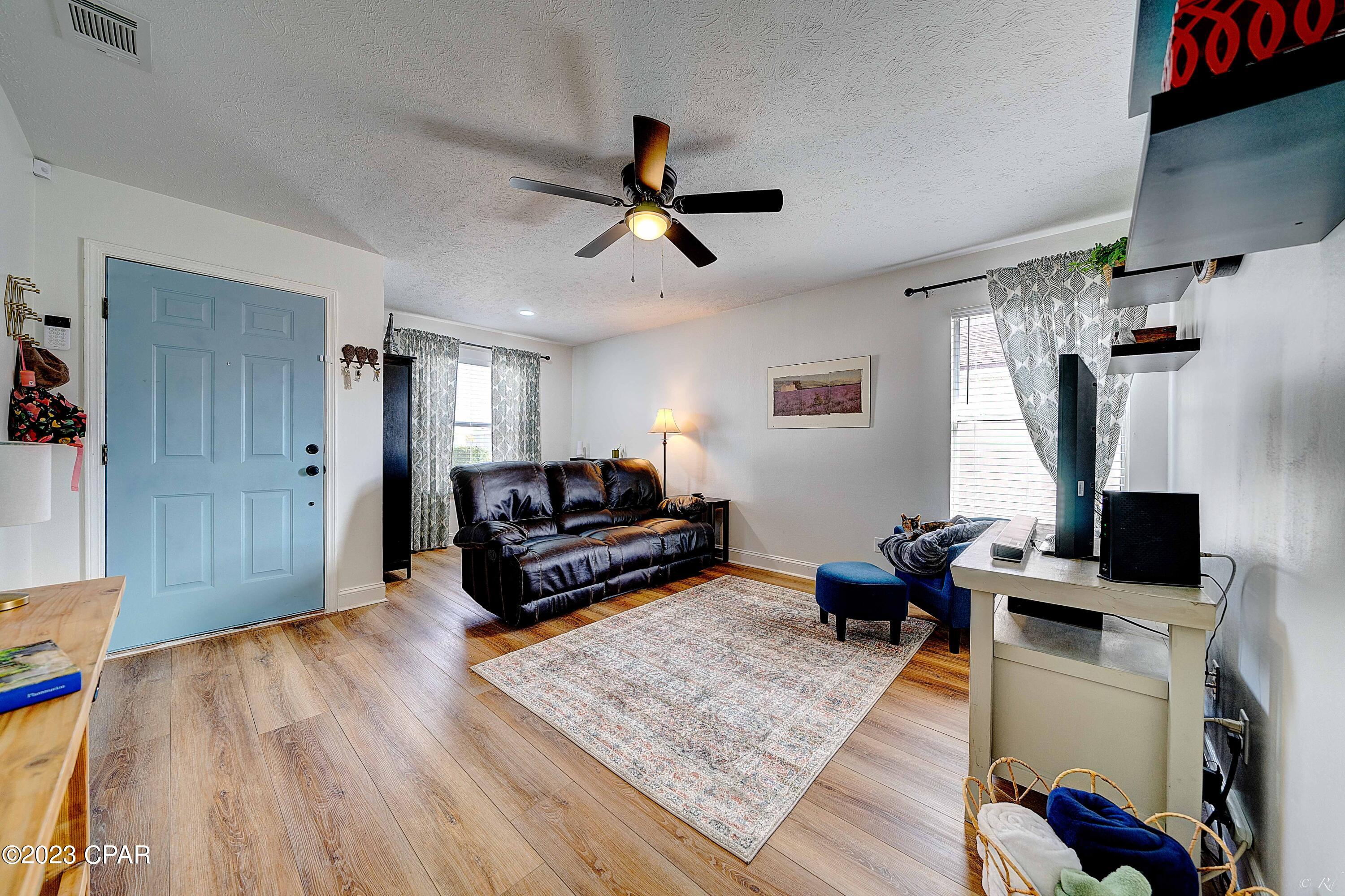 Pine Tree Place Unit 1 - Residential