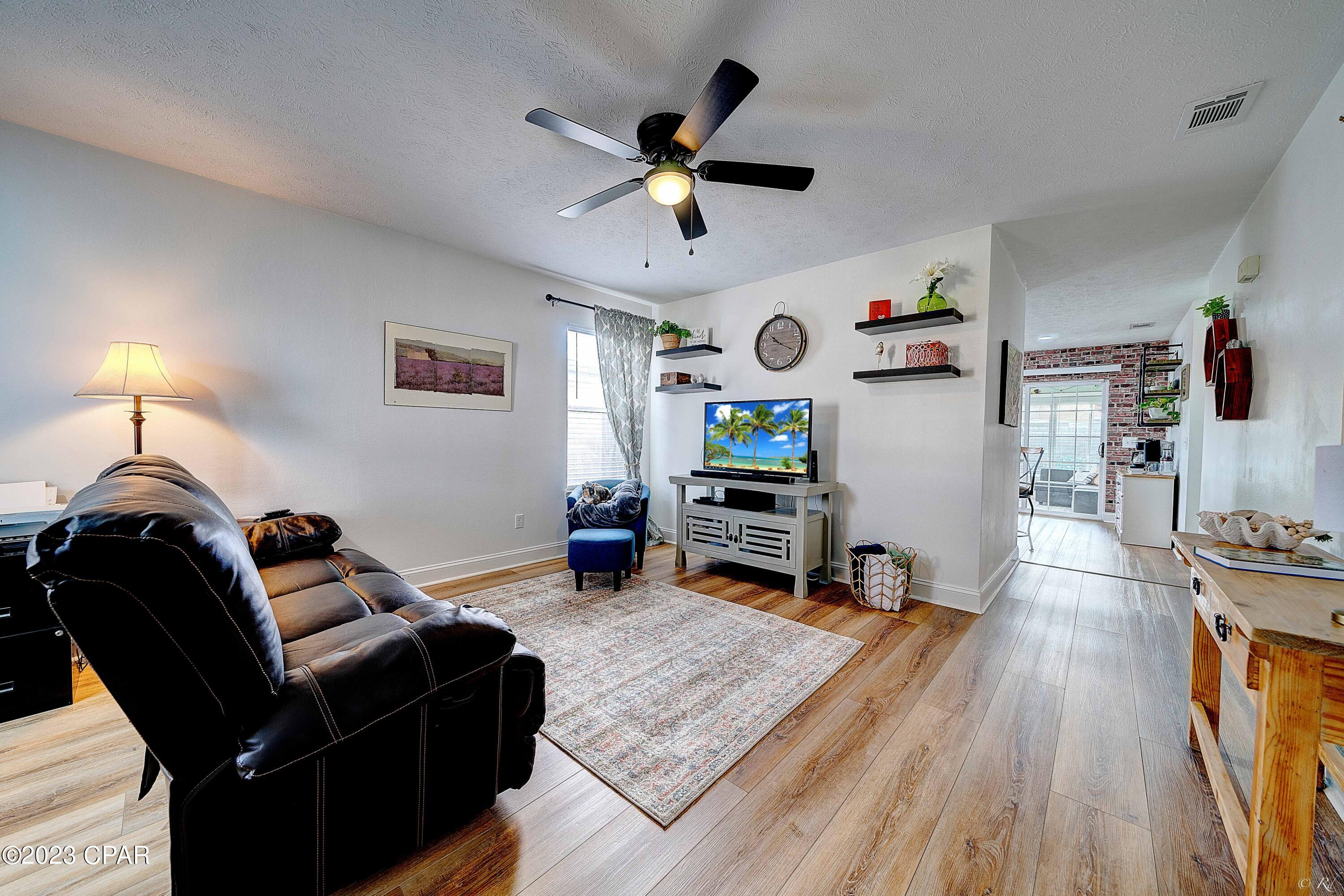 Pine Tree Place Unit 1 - Residential