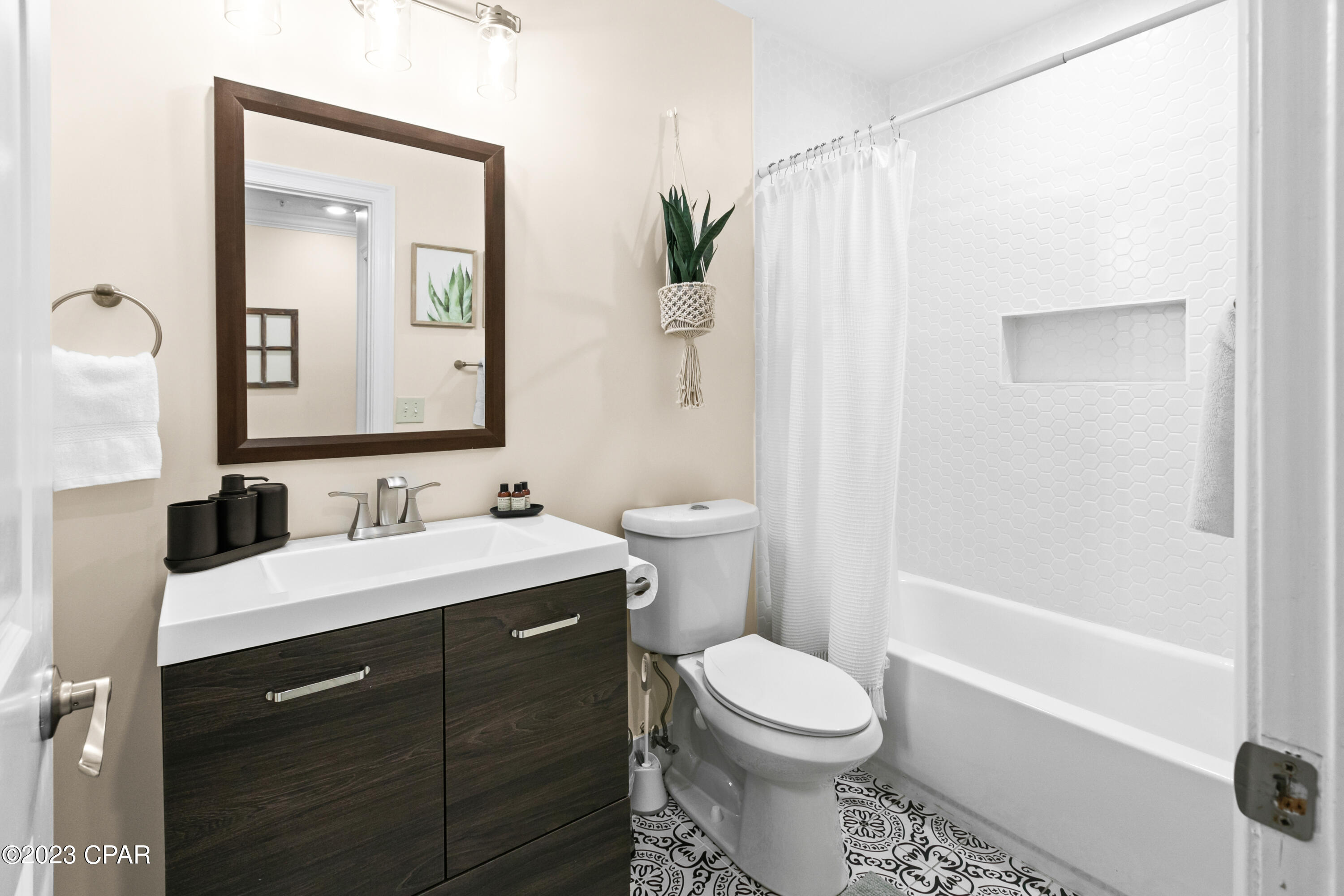 Long Beach 3rd - Residential