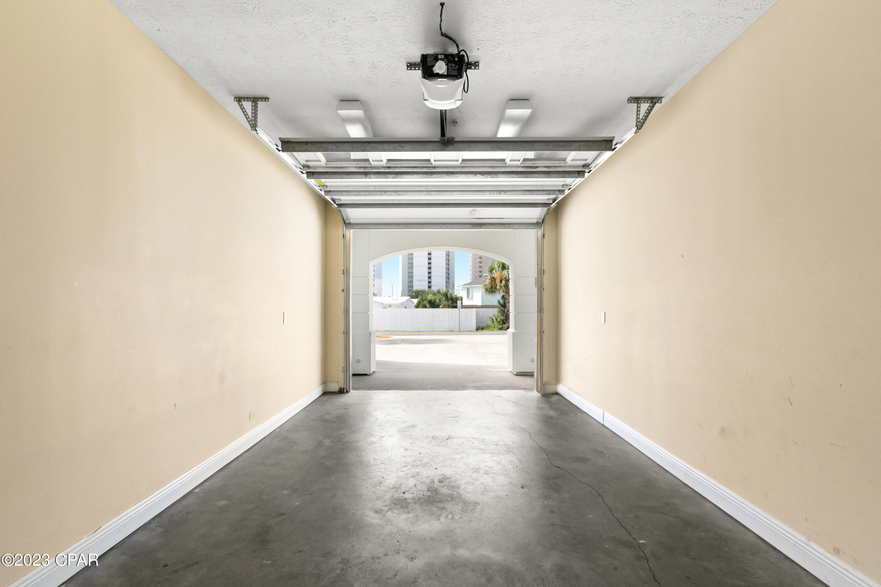 Long Beach 3rd - Residential