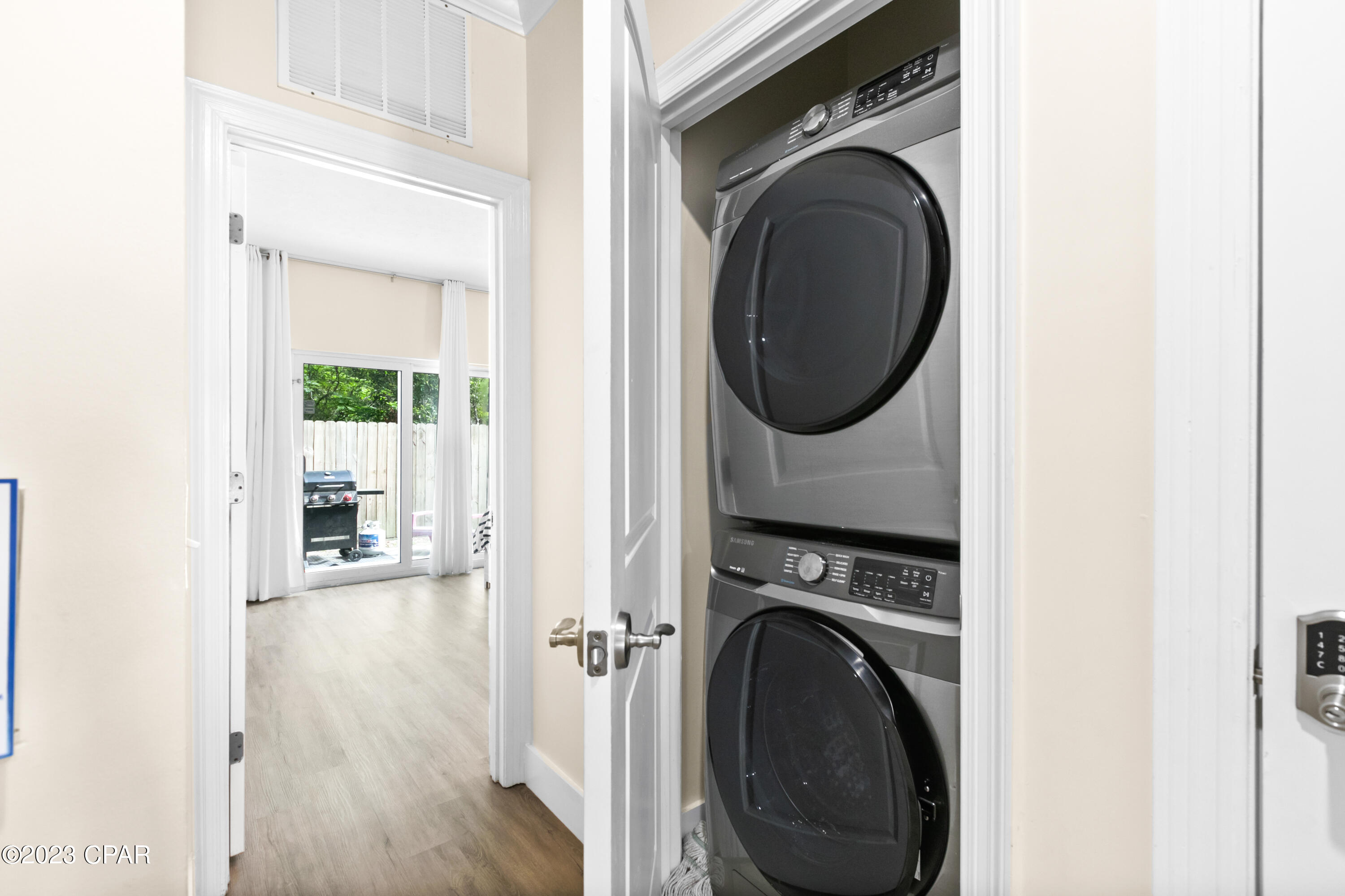 Long Beach 3rd - Residential