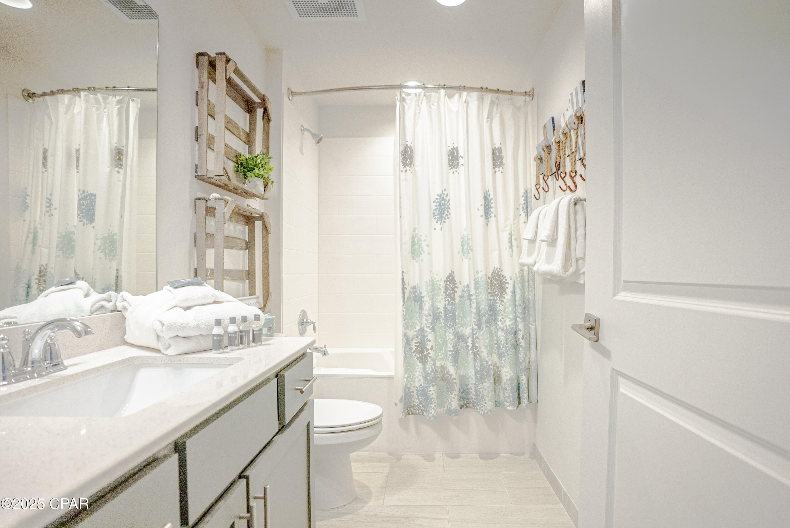 Calypso Towers III - Residential