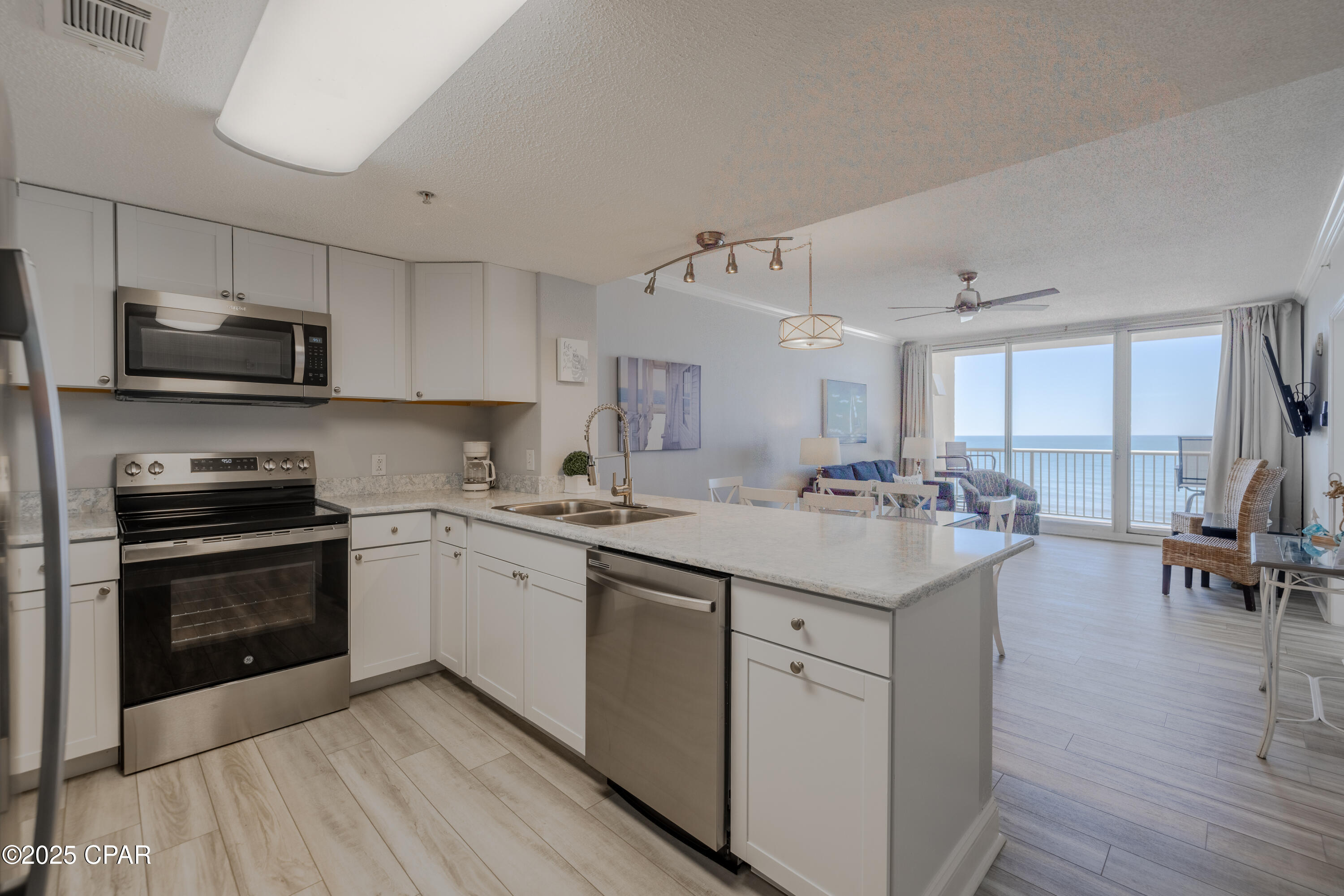 Majestic Beach Tower I - Residential