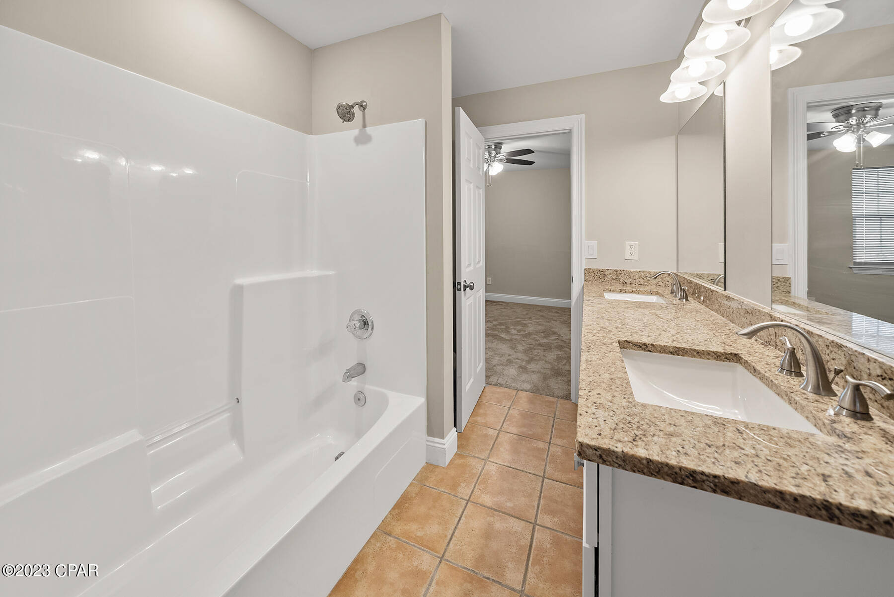 Tropical Bay - Residential