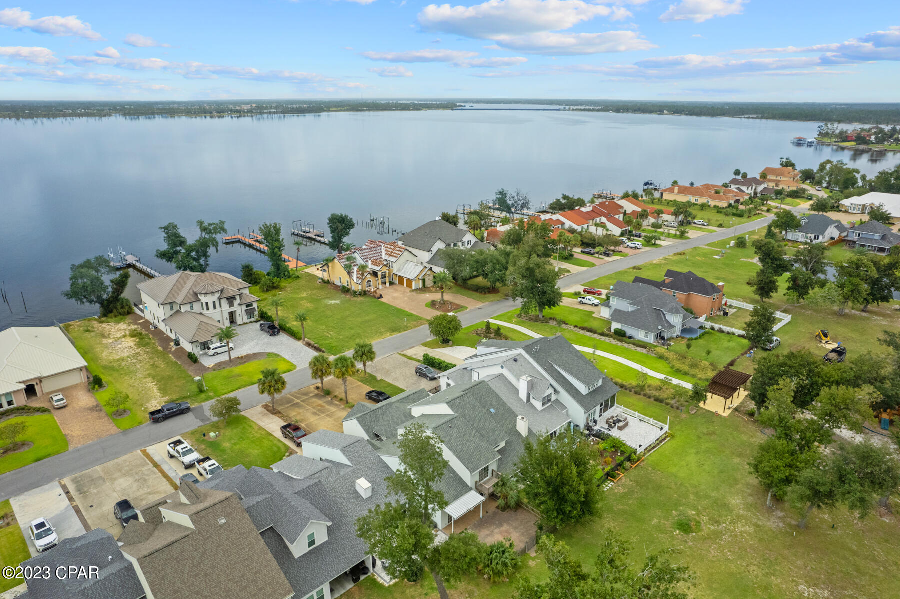 Tropical Bay - Residential