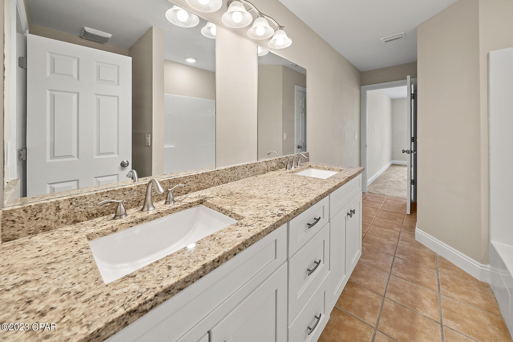 Tropical Bay - Residential