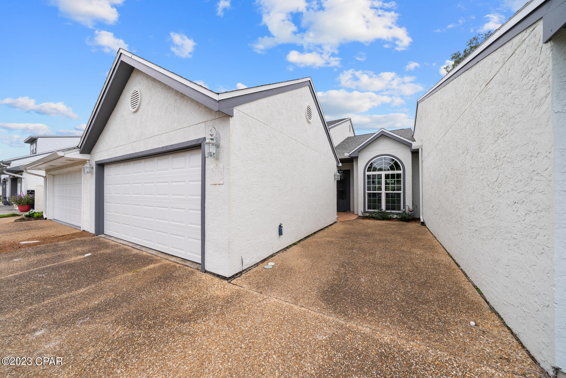 Tropical Bay - Residential