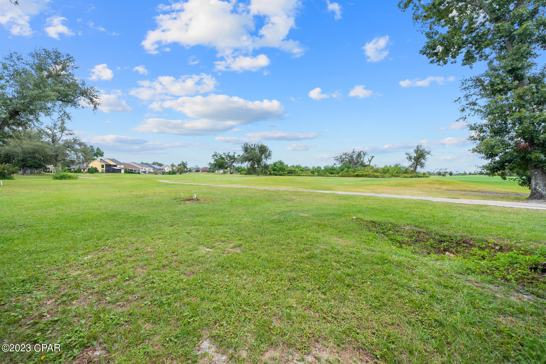 Tropical Bay - Residential