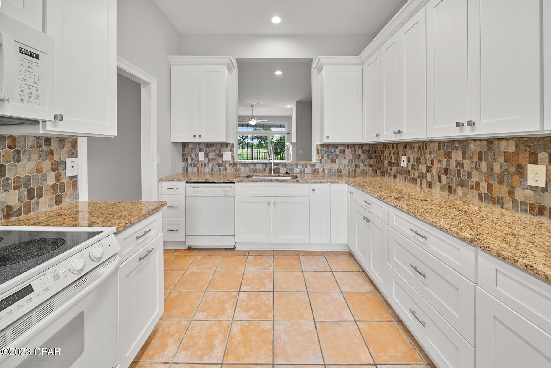 Tropical Bay - Residential