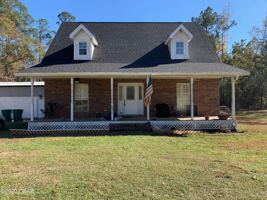 Only minor work needed on this great investment opportunity! 3 bedrooms, 2.5 bath 2620 total square feet on 1 acre. Master Suite on the ground floor with 2 bedrooms and full bath upstairs. 



Property also has a large 5 car semi-detached (32 x 56) pole barn.   



Easy to show, contact listing agent for details.