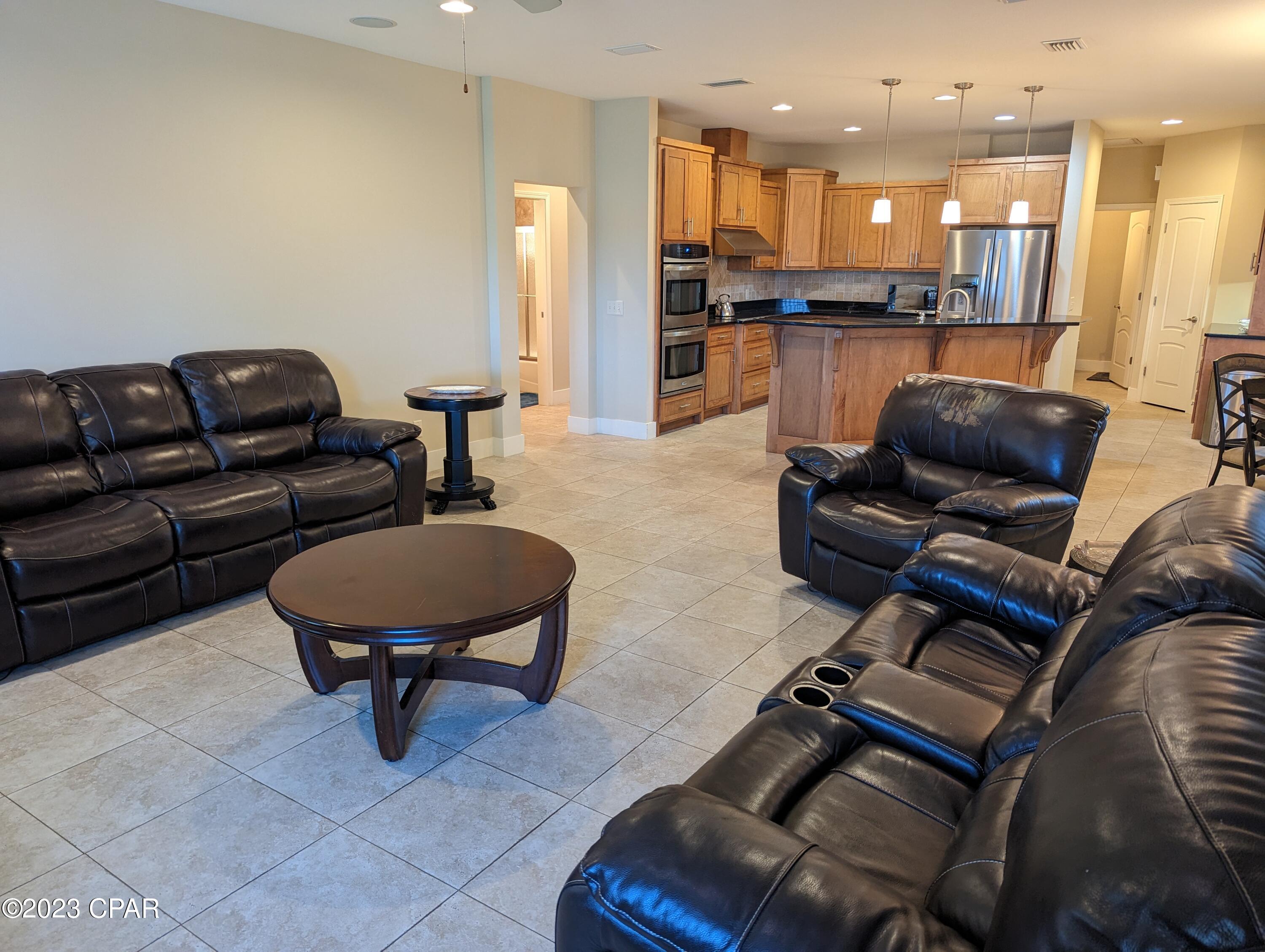 Country Club Harbour Estates - Residential Lease