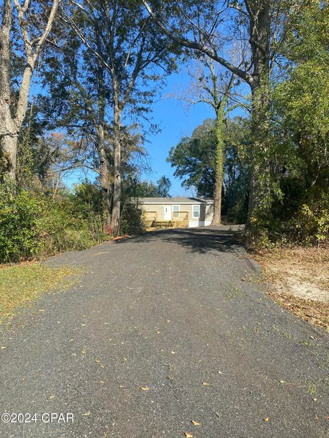 A home in Marianna