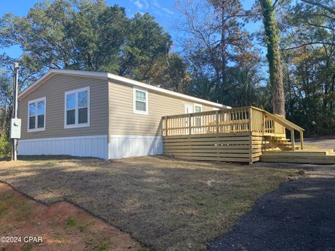 A home in Marianna