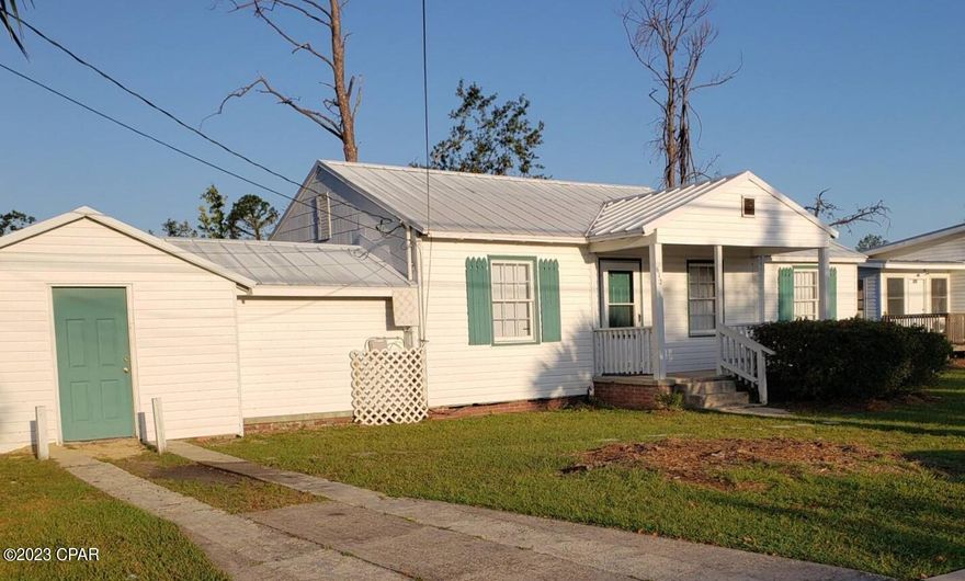 This home is located in downtown Lynn Haven, close to schools, shopping, and dining. This home features a large fenced backyard, and large storage shed for tenant use.

*7 month lease only then month to month*

*1/2 off the security deposit for LEO and Active Military*

*No Pets*