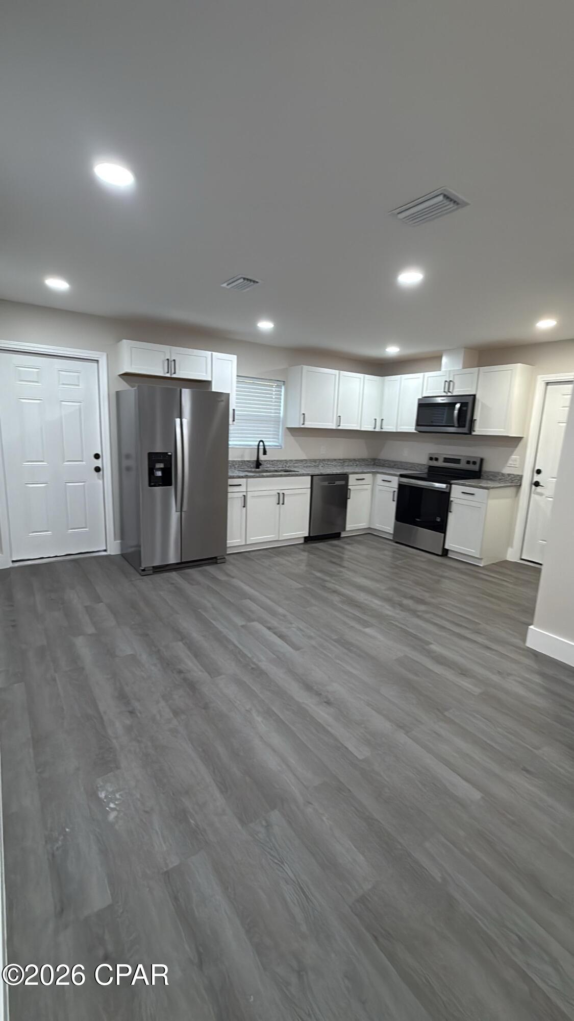 [No Recorded Subdiv] - Residential Lease