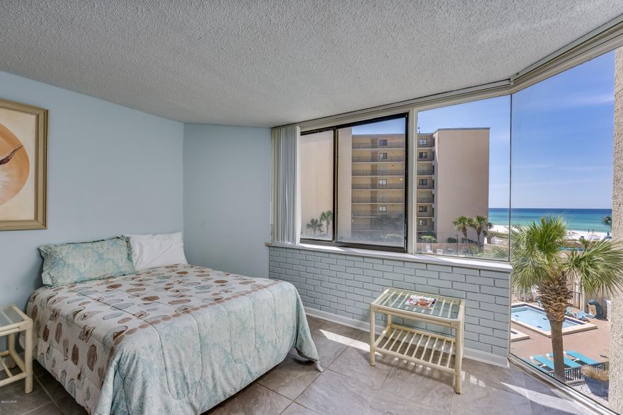 ***Currently under contract, seller accepting back up offers*** Tiled floors and granite countertops.