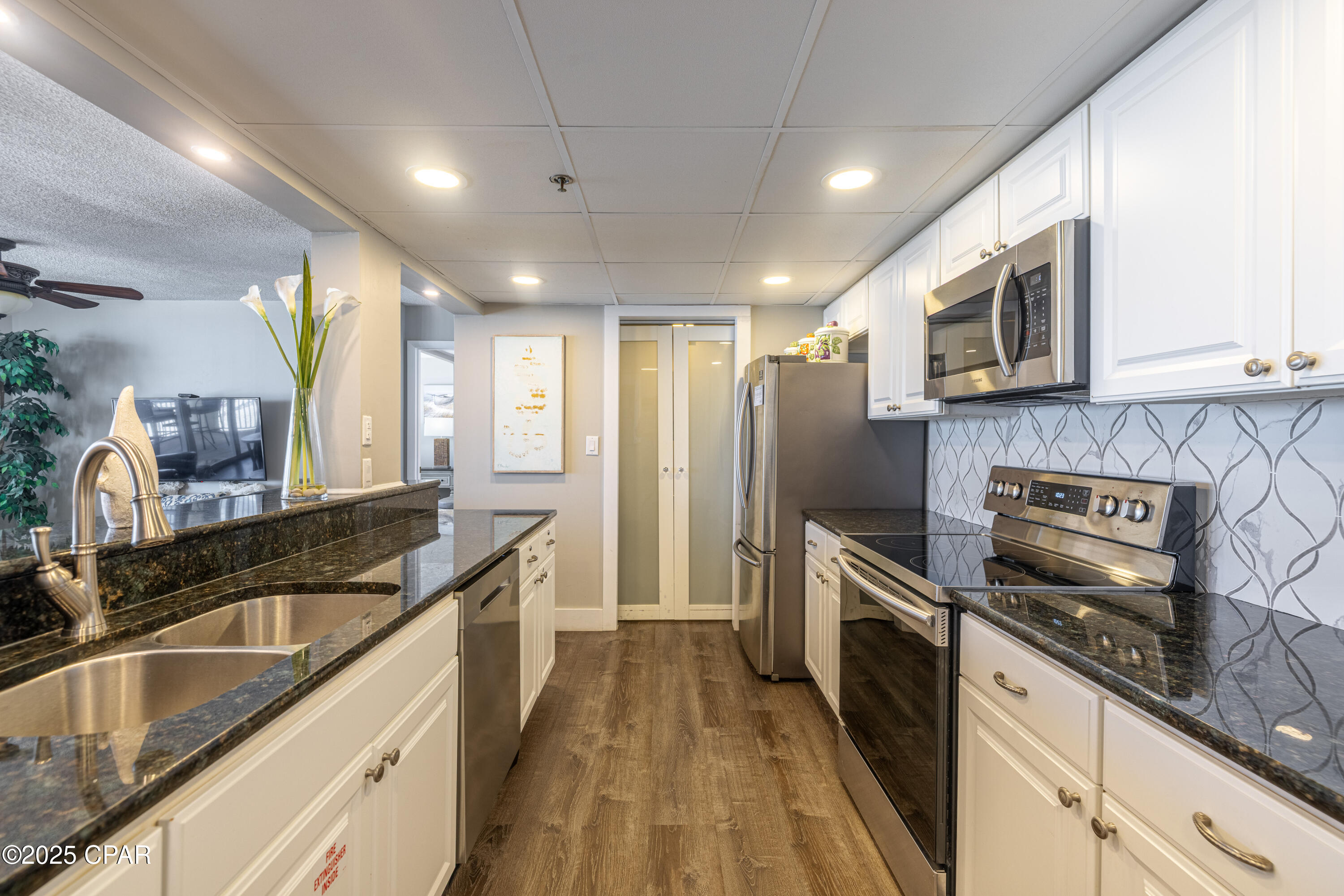 Long Beach Towers I - Residential