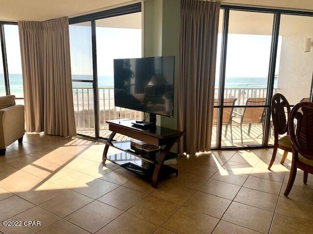 Leeward/Windward Condo - Residential