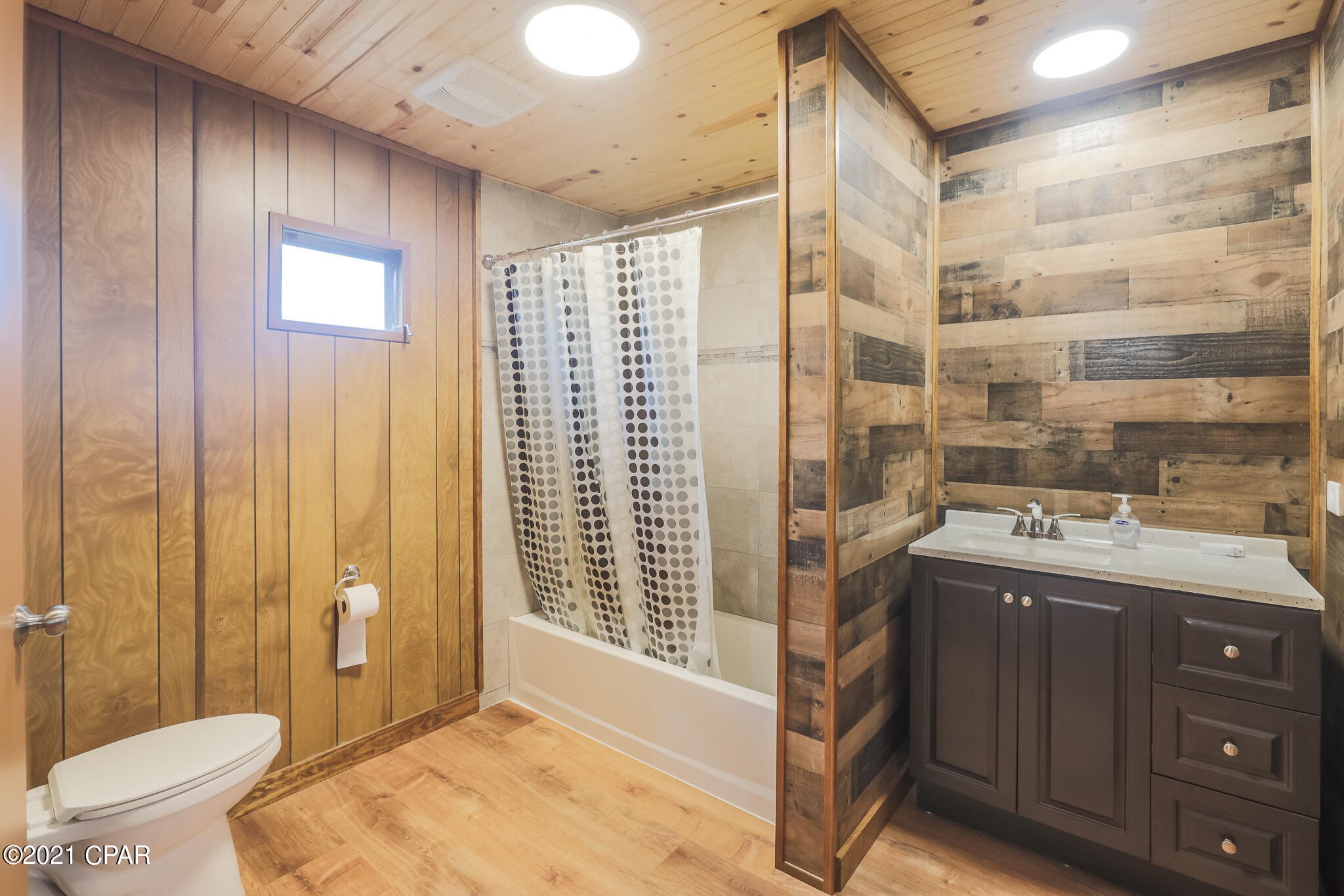 North Lagoon Oaks 7th Add - Residential