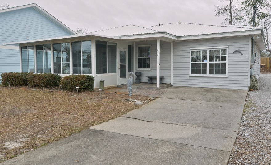 Very nice home, conveniently located to downtown Panama City, the beaches and St. Andrews Bay. This home offers an open floor plan, a large glassed Florida room, outdoor workshop, hurricane shutters, ceiling fans and a security system. The sellers just installed a new roof, vinyl flooring throughout, fresh paint and a new fence. Call today for a private showing.