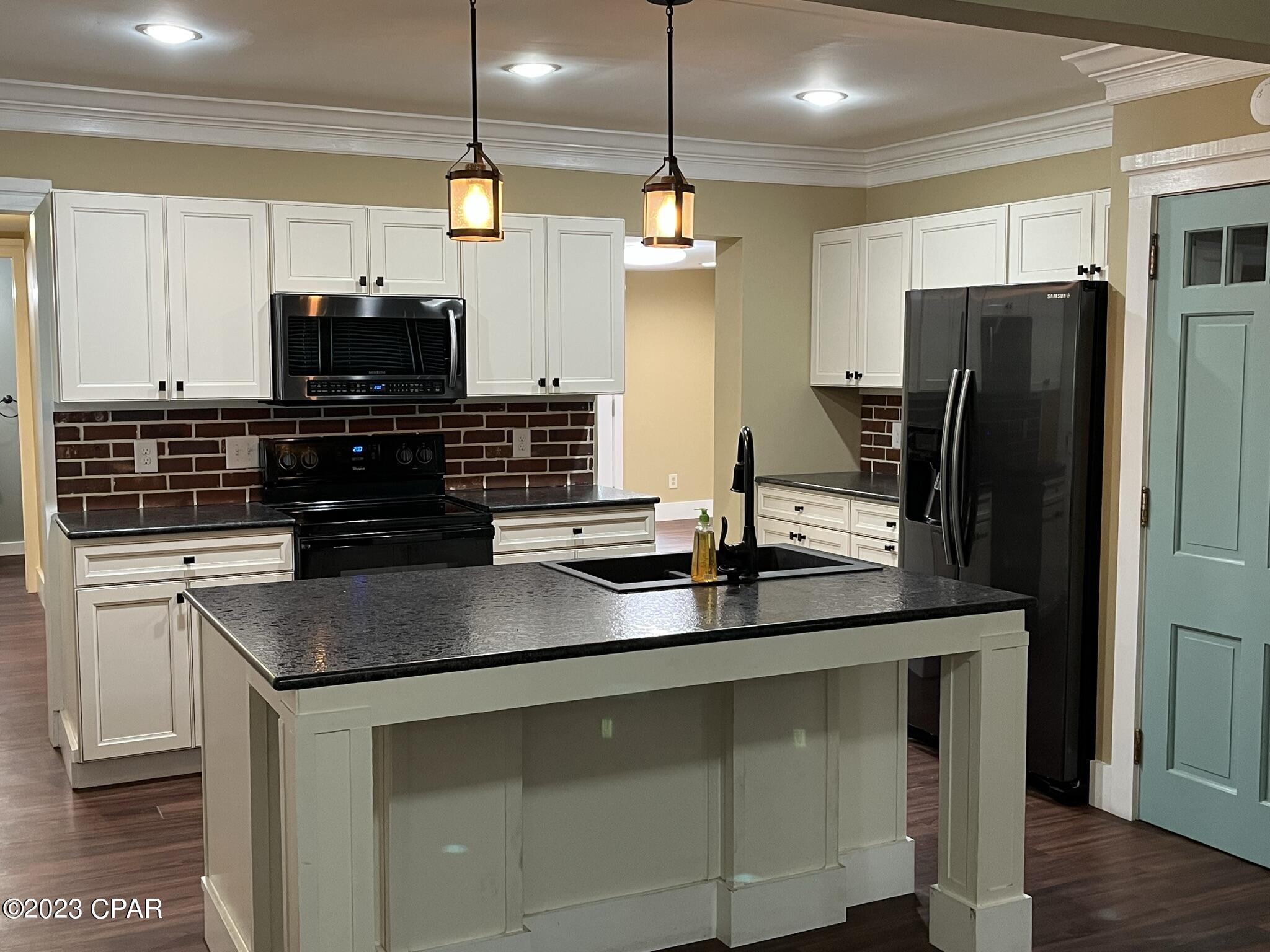 Bunkers Cove - Residential Lease