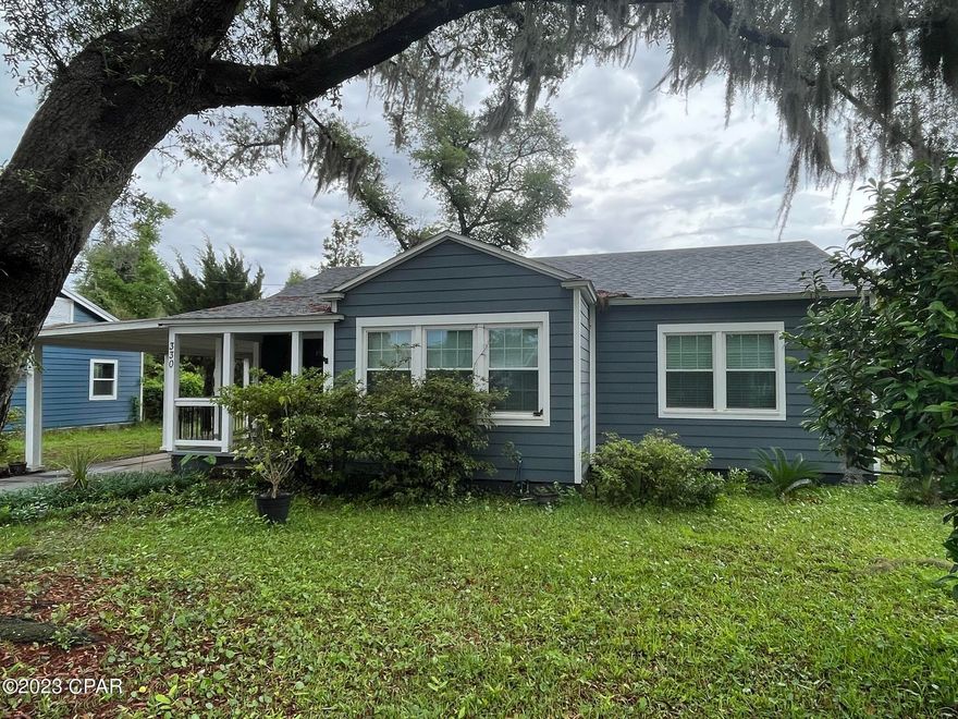 Must See in the Cove. Large updated 2,070sqft 3bd 3ba home. features crown molding, lvp flooring, new cabinets, granite counters in kitchen and bathrooms-Large additional flex space that could be turned into bedroom, office space or whatever you desire. Open back deck & fenced back yard. Non-warranted W/D included. Small pet allowed with non-refundable pet fee of $300.