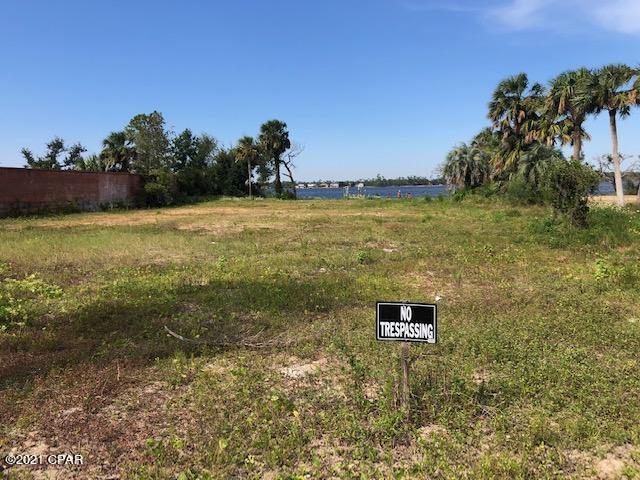 Bay Park Manor - Land