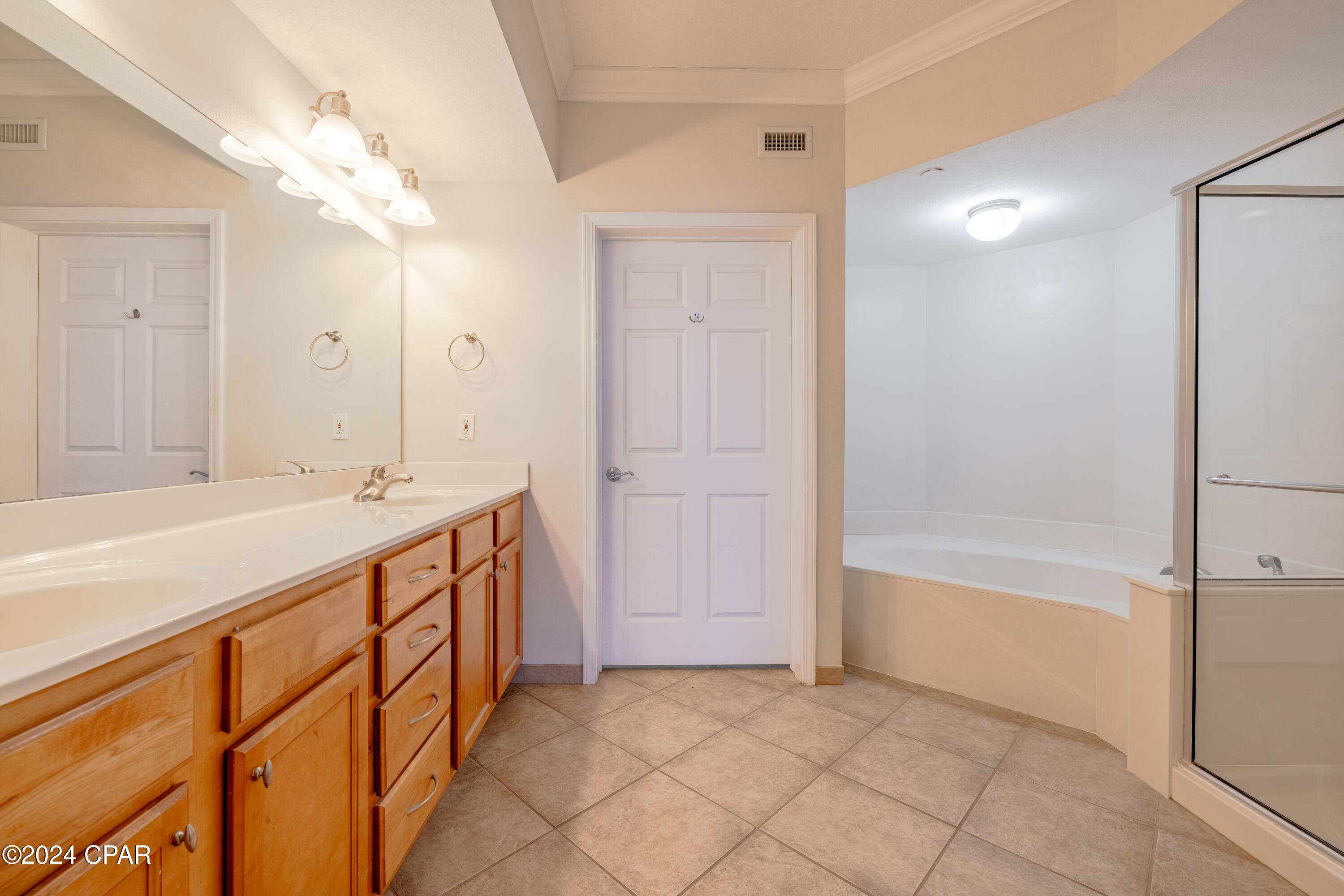 Magnolia Bay Club - Residential