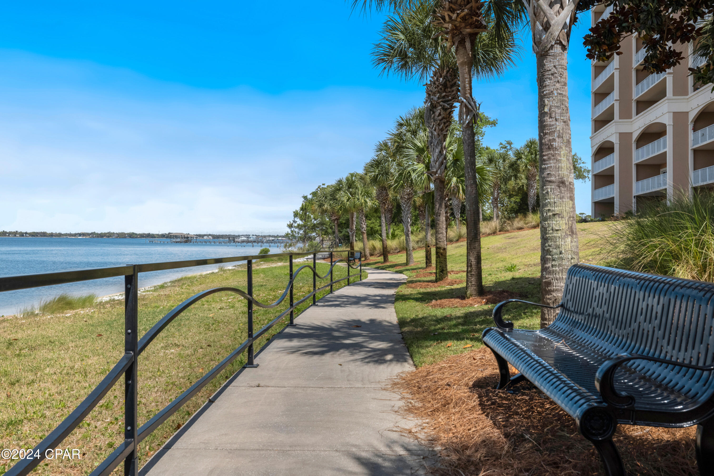 Magnolia Bay Club - Residential