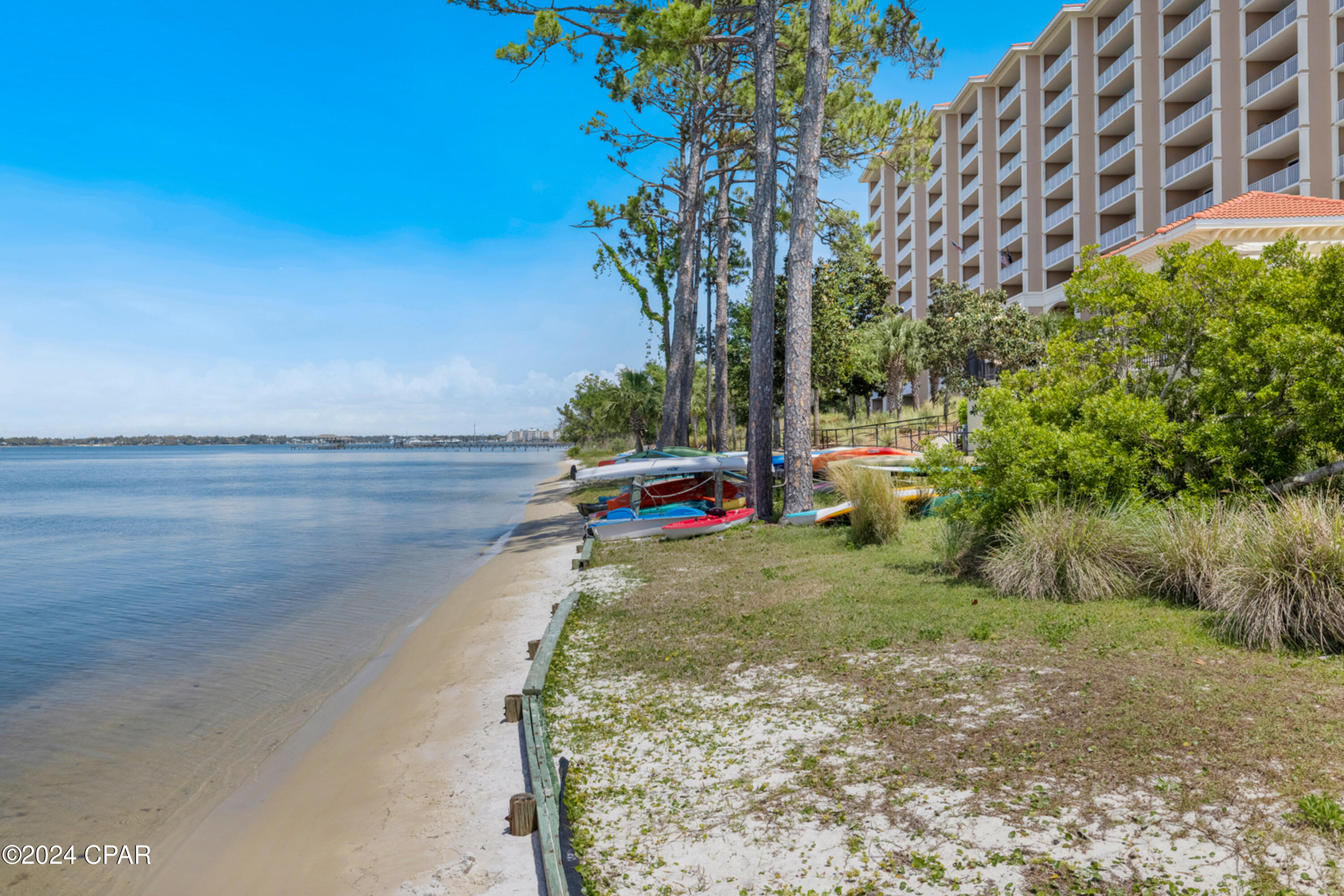 Magnolia Bay Club - Residential