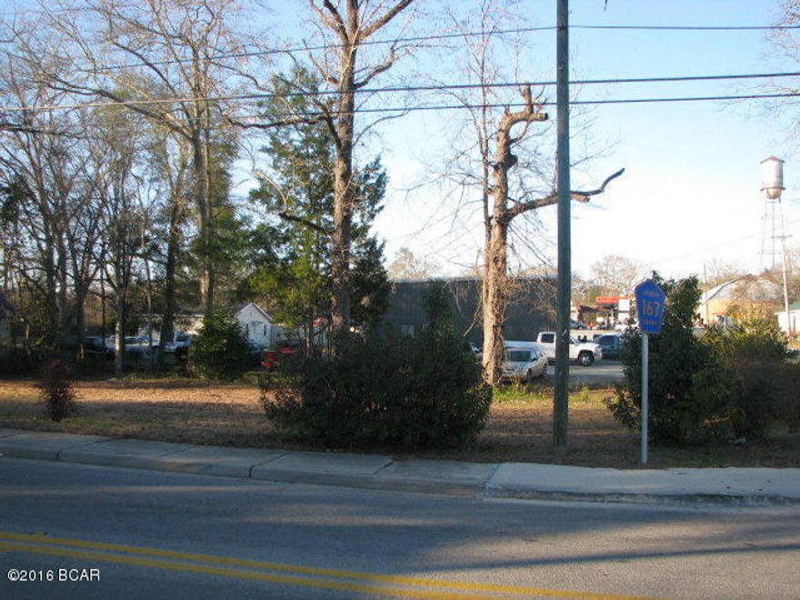 Small building lot located just south of the courthouse in Marianna. Lot has city water and sewer and could be used for residential or commercial purposes. Located a block away from McCoy's Foodmart and Hunting Store at a busy intersection.