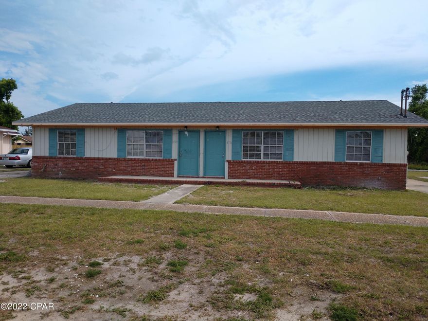 3 bedroom 2 bath duplex. Approx 1100 sq ft. Conveniently located for Panama City or Panama City Beach. All electric, W/D hookup. Central heat and air. Close to Gulf Coast State College and FSU. Minutes to the beach and Navy Base. Lawn Care Included Neat and clean, no pets. .