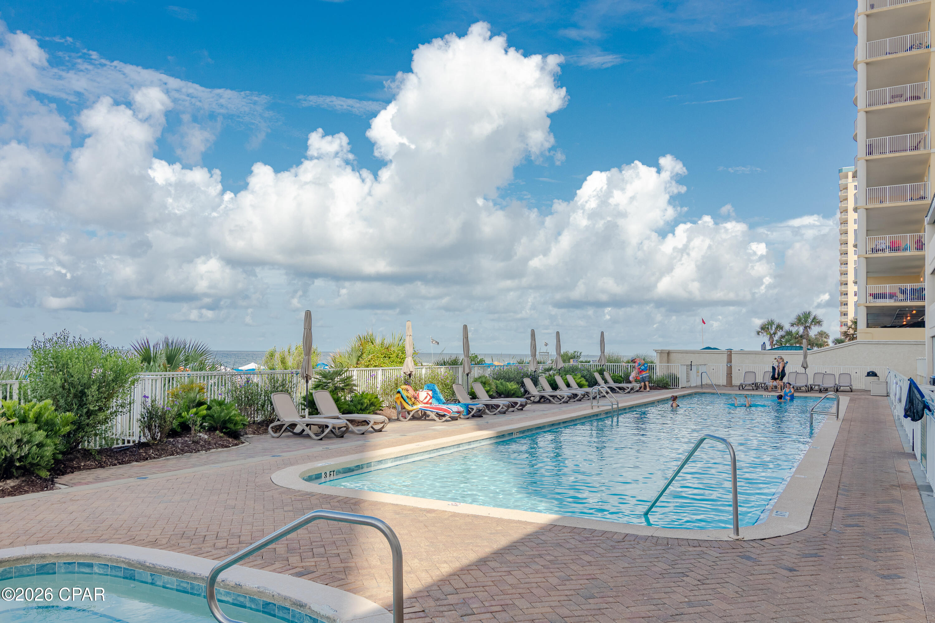 Twin Palms Resort - Residential