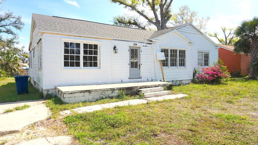 Welcome to YOUR next Cove investment opportunity! 



Less than one mile from CVS and Bay Medical Hospital, less than 2 miles from Downtown Panama City, Less than one mile from the country club, multiple boat ramps near by with direct access to the gulf and shell island.



3 bedroom, 2 bathroom home that is ready to be put back together. No known structural damage, brand new roof, pex pipes, Original hardwood floors and nearly gutted to the studs so you can see all the bones!



Owners have too many projects going, your gain is there loss!



ARV, or value after repairs, is expected to be within the $240,000 - $280,000 range, yet consult with your favorite Realtor for evaluation.



2000 square feet of original hardwoods in your next investment opportunity! If you can imagine it, you can