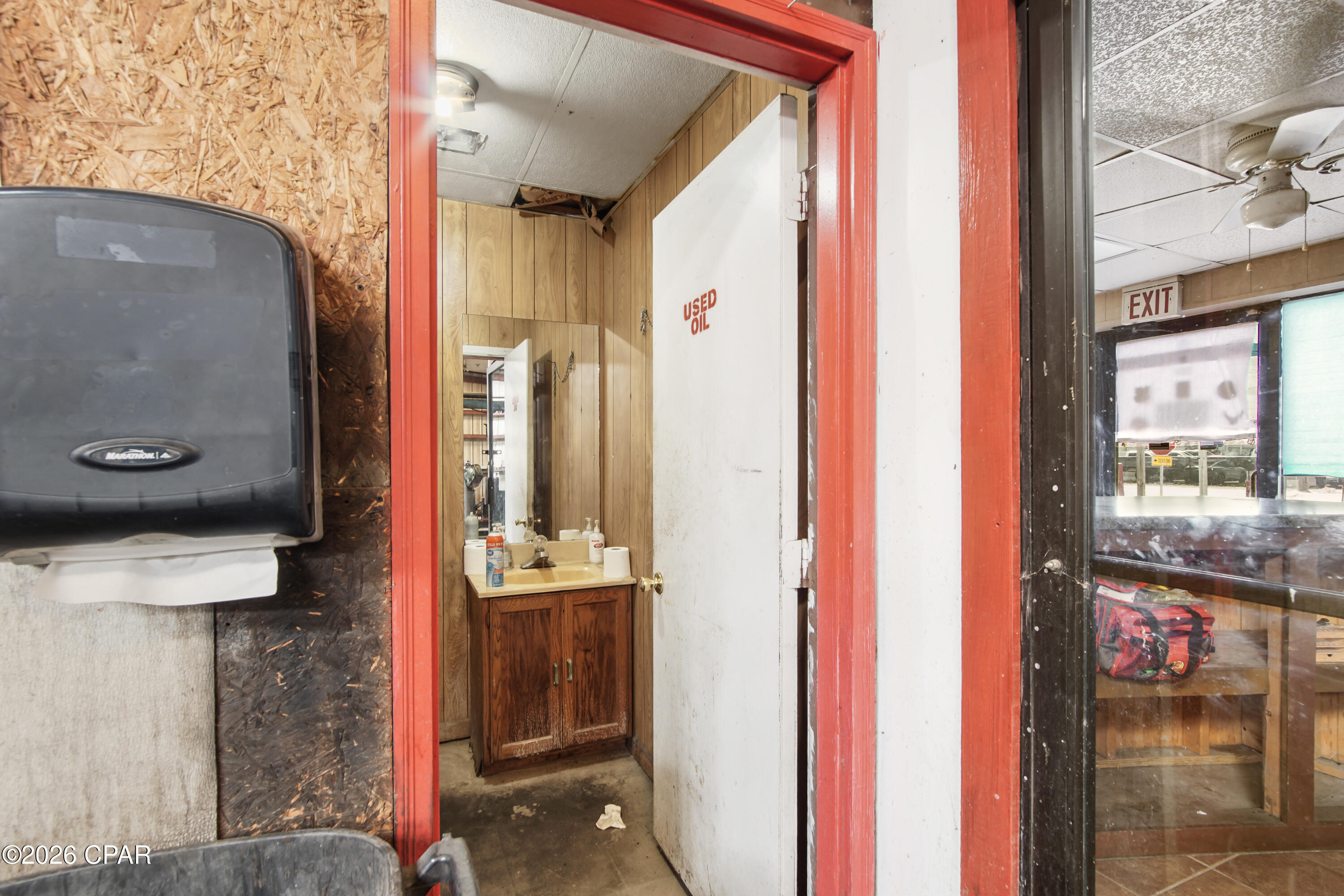 [No Recorded Subdiv] - Commercial Sale