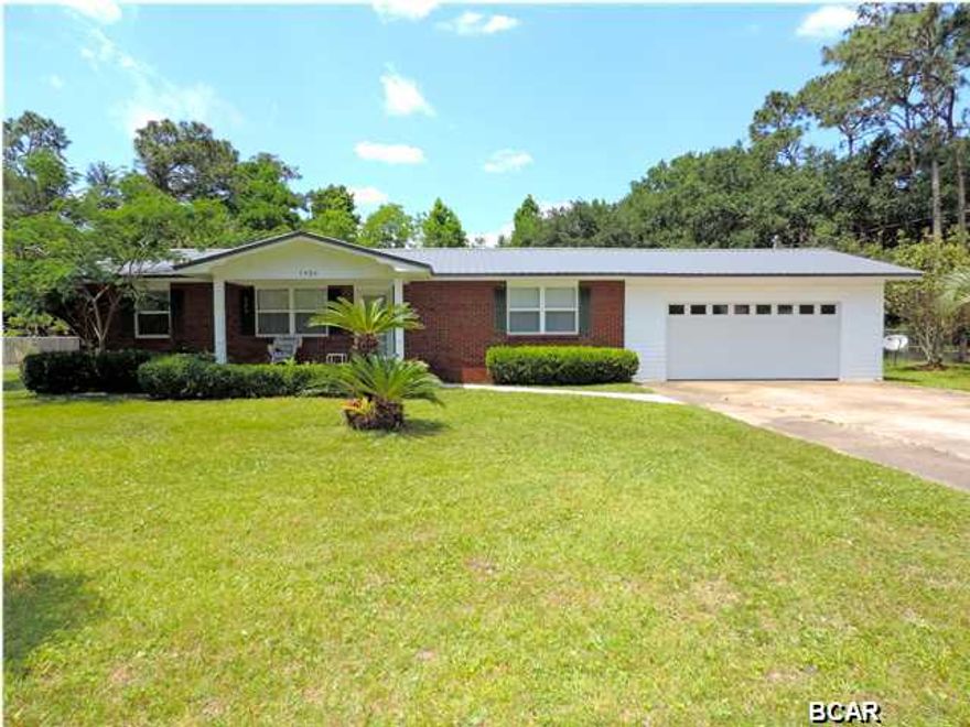 Very nice home that has been tastefully refreshed throughout! A new metal roof in 2009, fresh paint throughout and newer windows on the front of the home, only the Florida room windows have not been replaced. Nice and sunny florida room that is spacious, has a fireplace and new wood like tile. Kitchen has newer appliances, propane gas cooktop, separate oven and new tiled floor that flows into the breakfast/dinning area. Crown molding and original wood floors, retro bathrooms that are spotless and good sized; master has its own ensuite. Lots of natural light in all rooms, a split floor plan, and large bedrooms with lots of closet space. This home is a great find, with 1756 SQFT a two car garage and all located on a 130x250 lot! Call today before this one gets away..... All sizes and