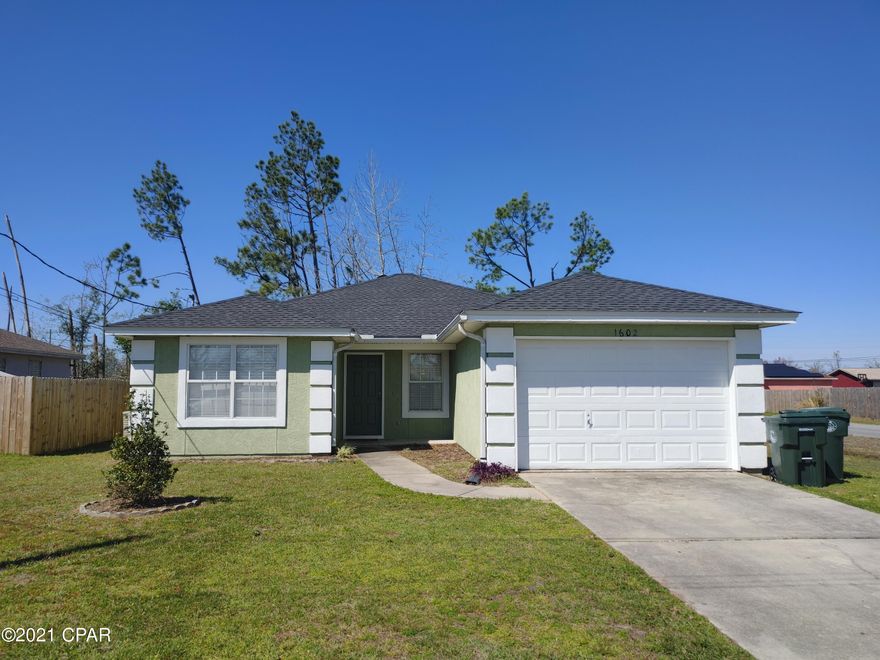 Beautiful 3/2/2 with large back yard, open living space.  Located in Lynn Haven and is available 3/26/2021.