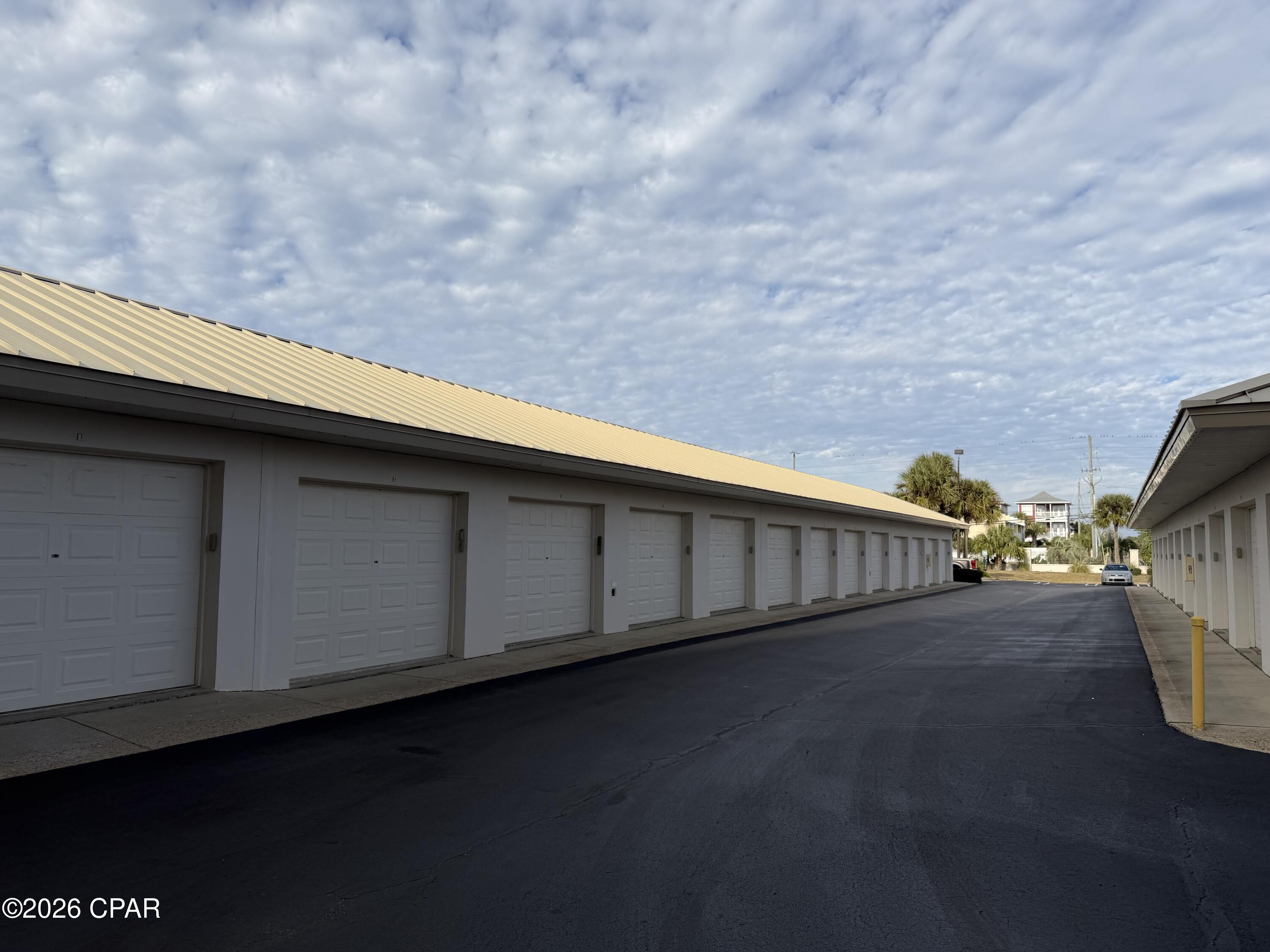 Summerwinds Condo - Residential