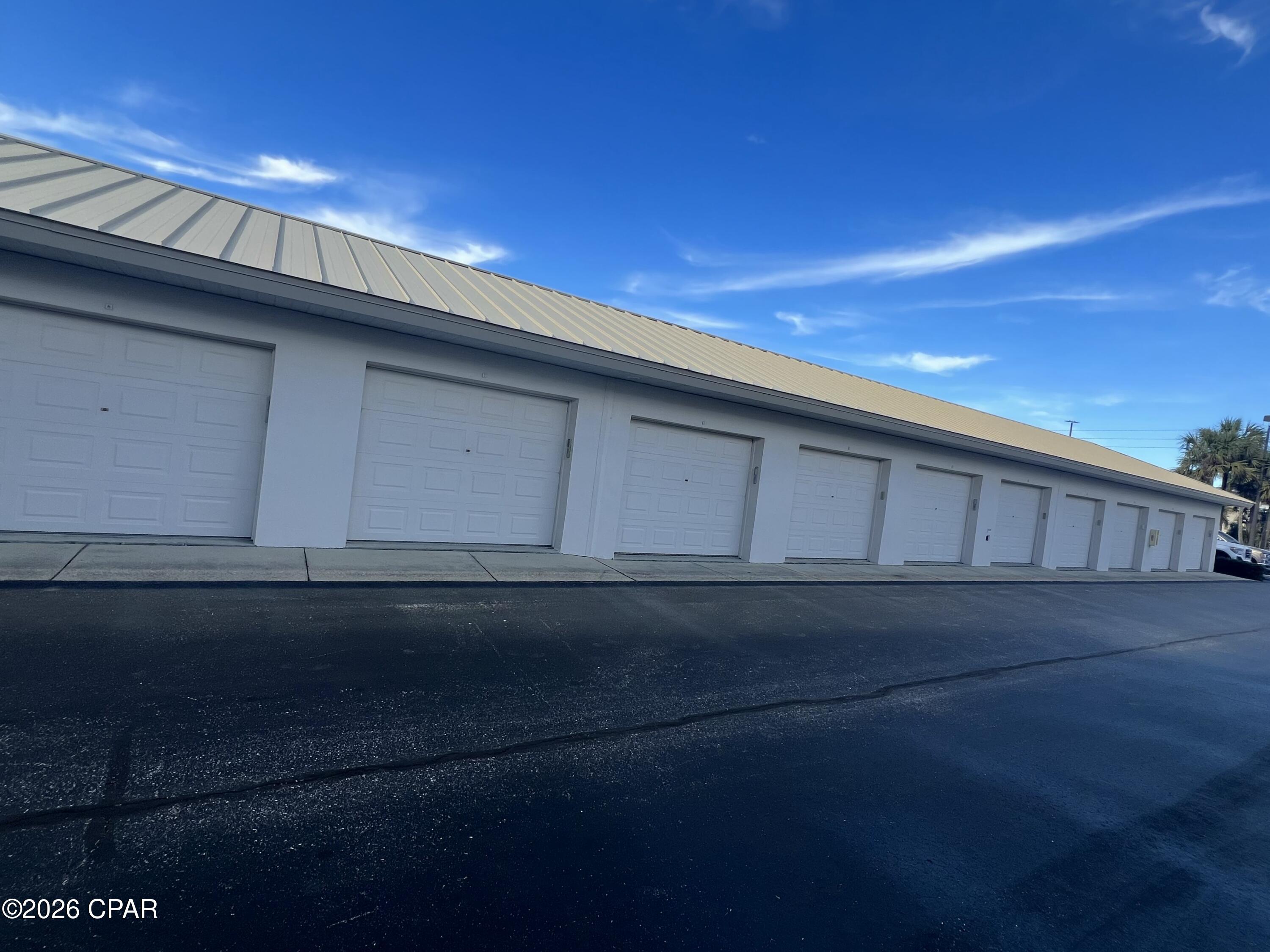 Summerwinds Condo - Residential