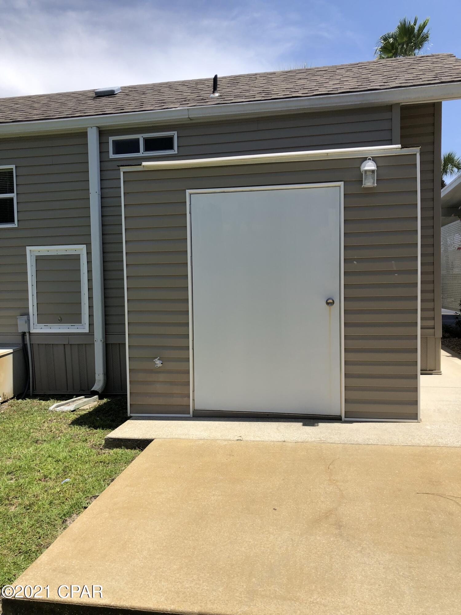 Emerald Pointe Resort - Residential Lease