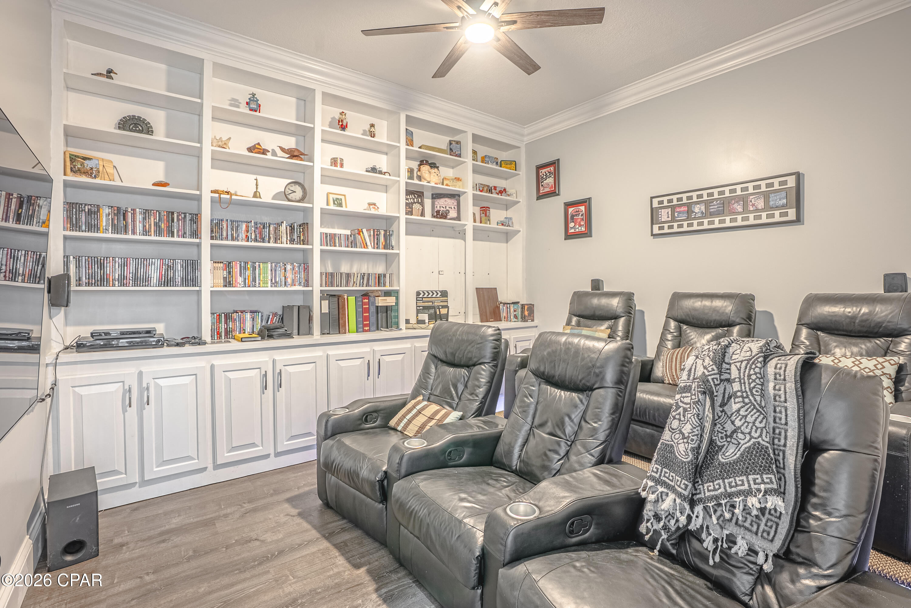 College Point 1st Add - Residential