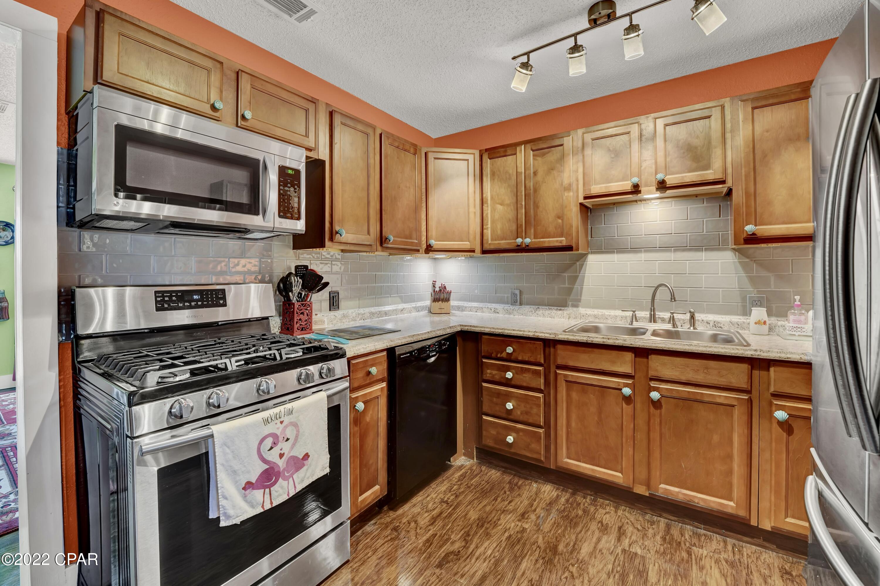 [No Recorded Subdiv] - Residential