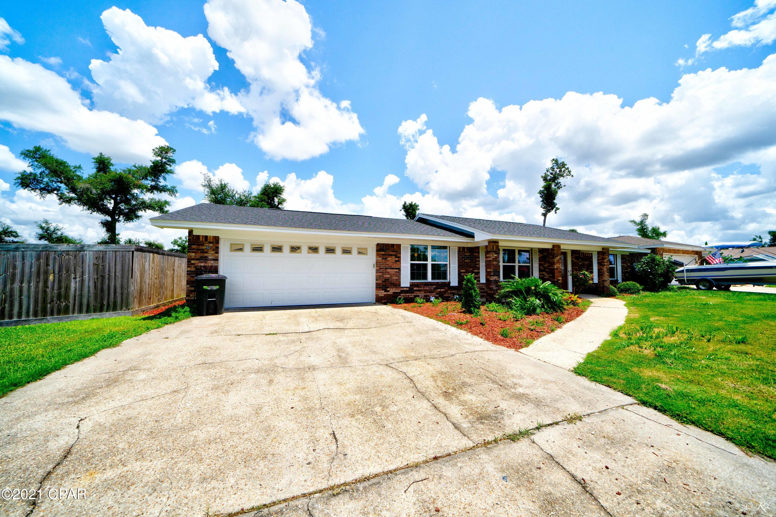 Imperial Oaks - Residential