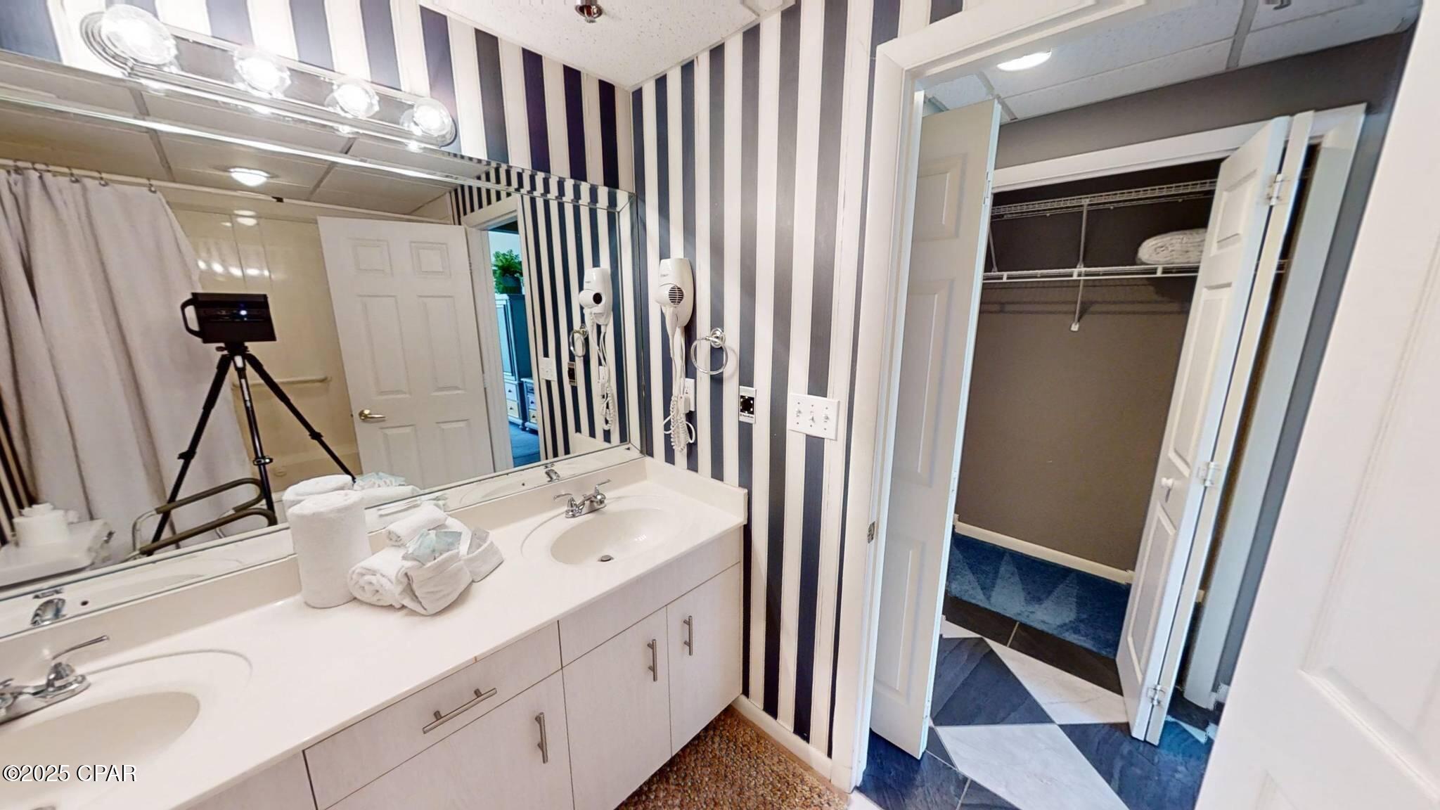 Long Beach Towers II - Residential