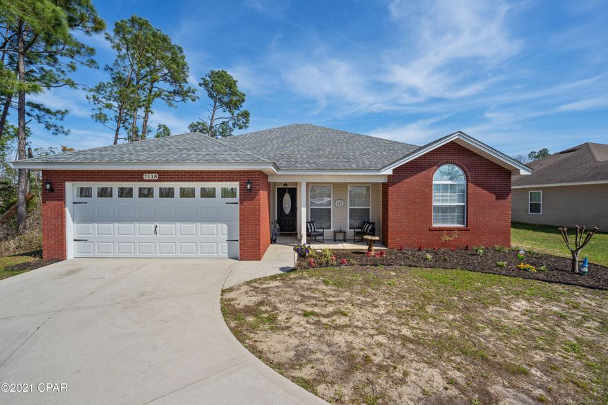 **Buyer's Financing Fell Through, Ready to sell in a hurry!*

Adorable home, 4 bed and 2 bath. Granite counter tops, lots of custom woodwork throughout the house. Built in surround sound, fully fenced back yard and this house is at the end of the cul-de-sac! All windows have blinds and the laundry room is just lovely. This home is clean, well cared for and located close to schools and shopping. There has only been 1 owner since the home was built but local builders in 2012. Home has an air conditioned cable connection in the hall closet that is wired to the TV so you don't have to run ugly wires. Also, there is a 30 AMP Camper hook up on the outside of the garage! Schedule your showing today!