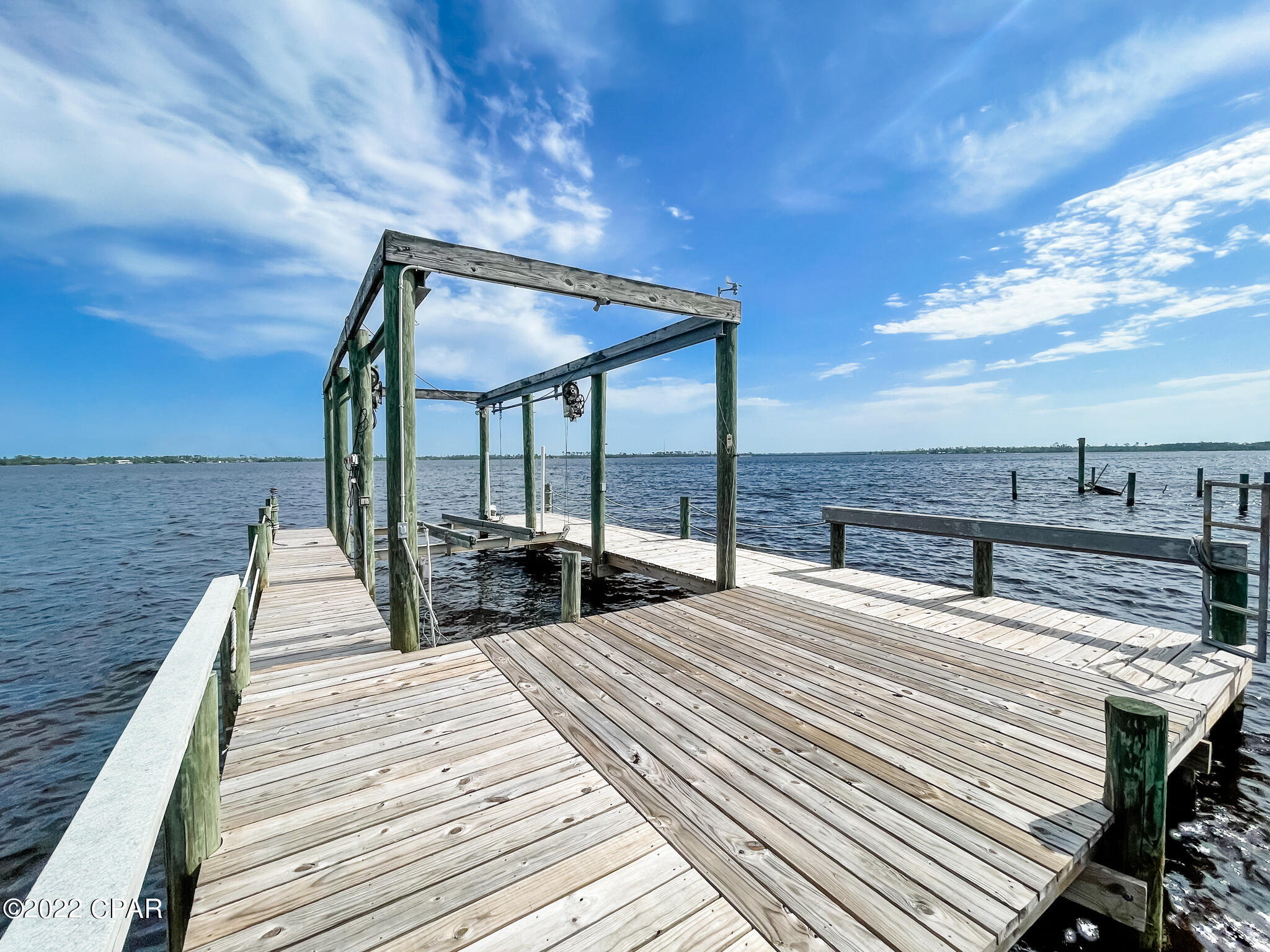 Tropical Bay - Residential