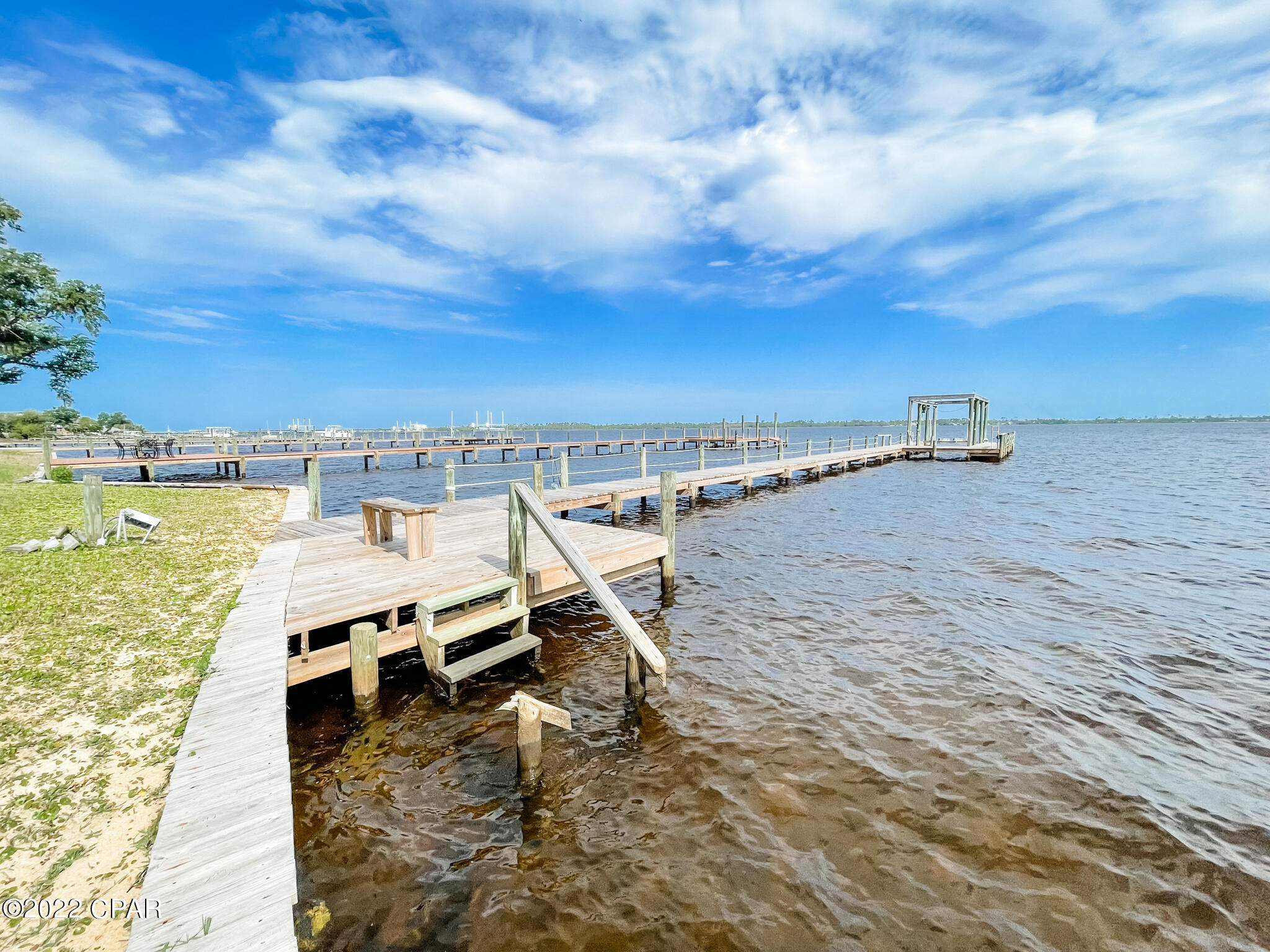 Tropical Bay - Residential