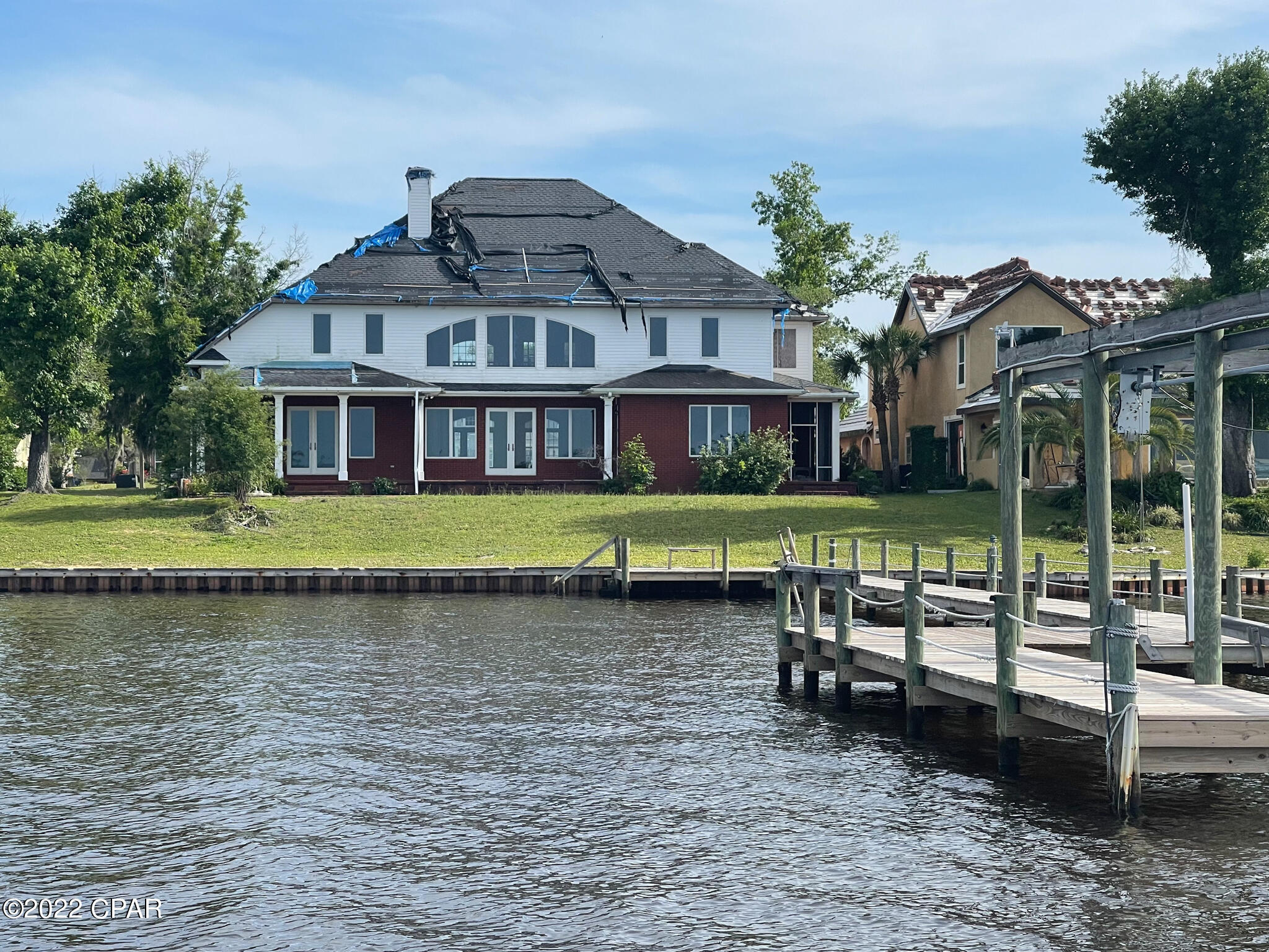 Tropical Bay - Residential