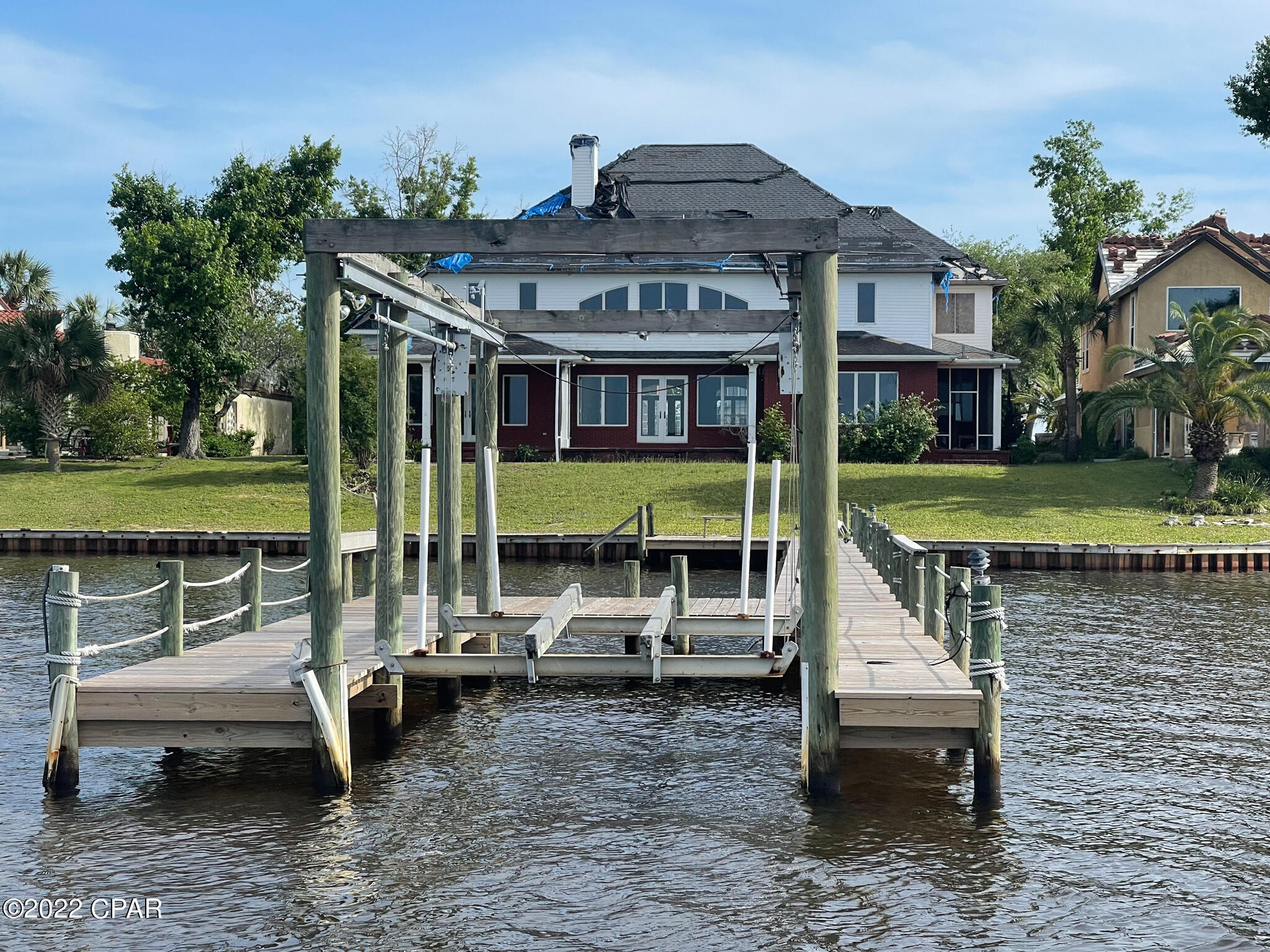 Tropical Bay - Residential