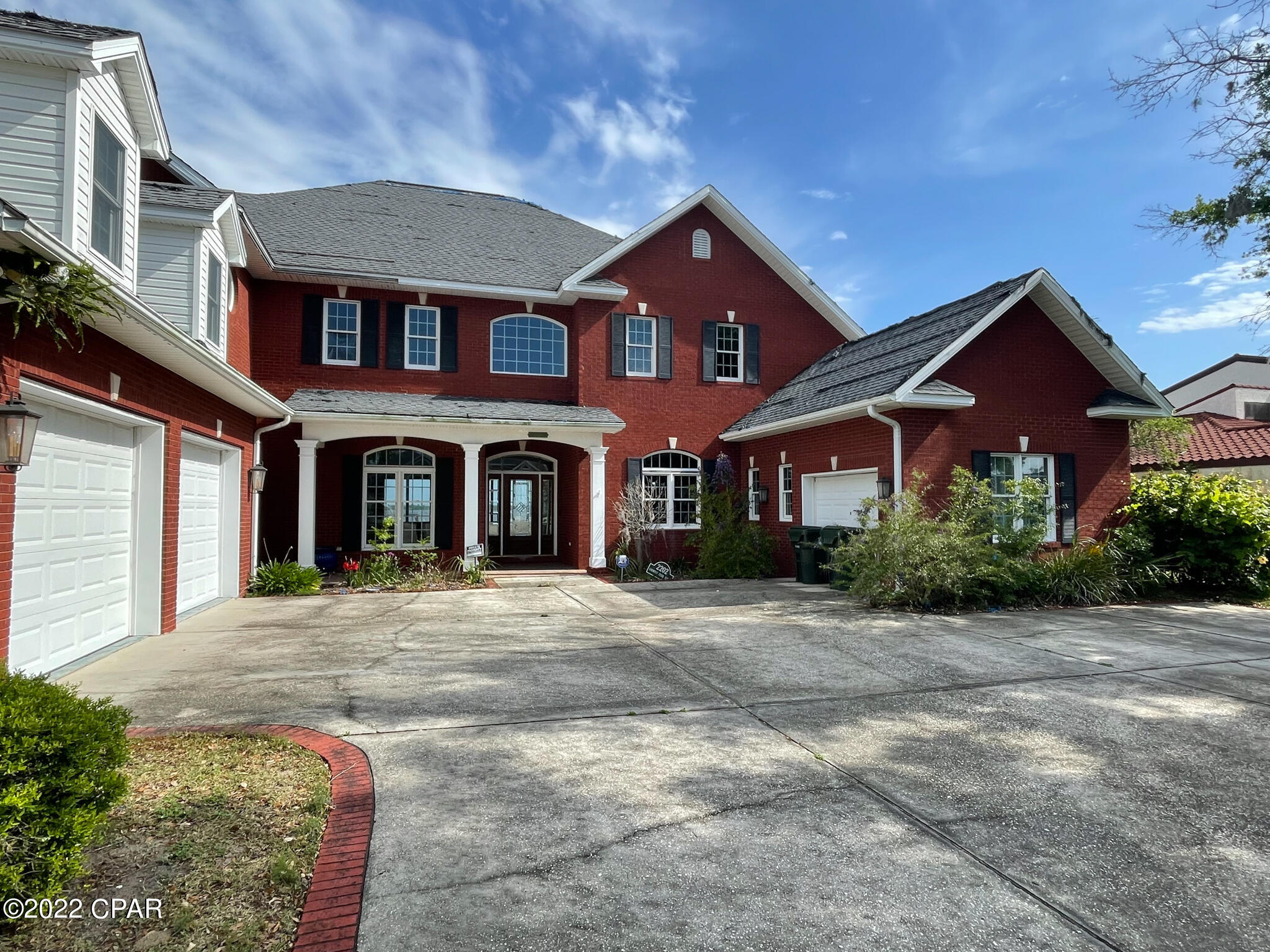 Tropical Bay - Residential